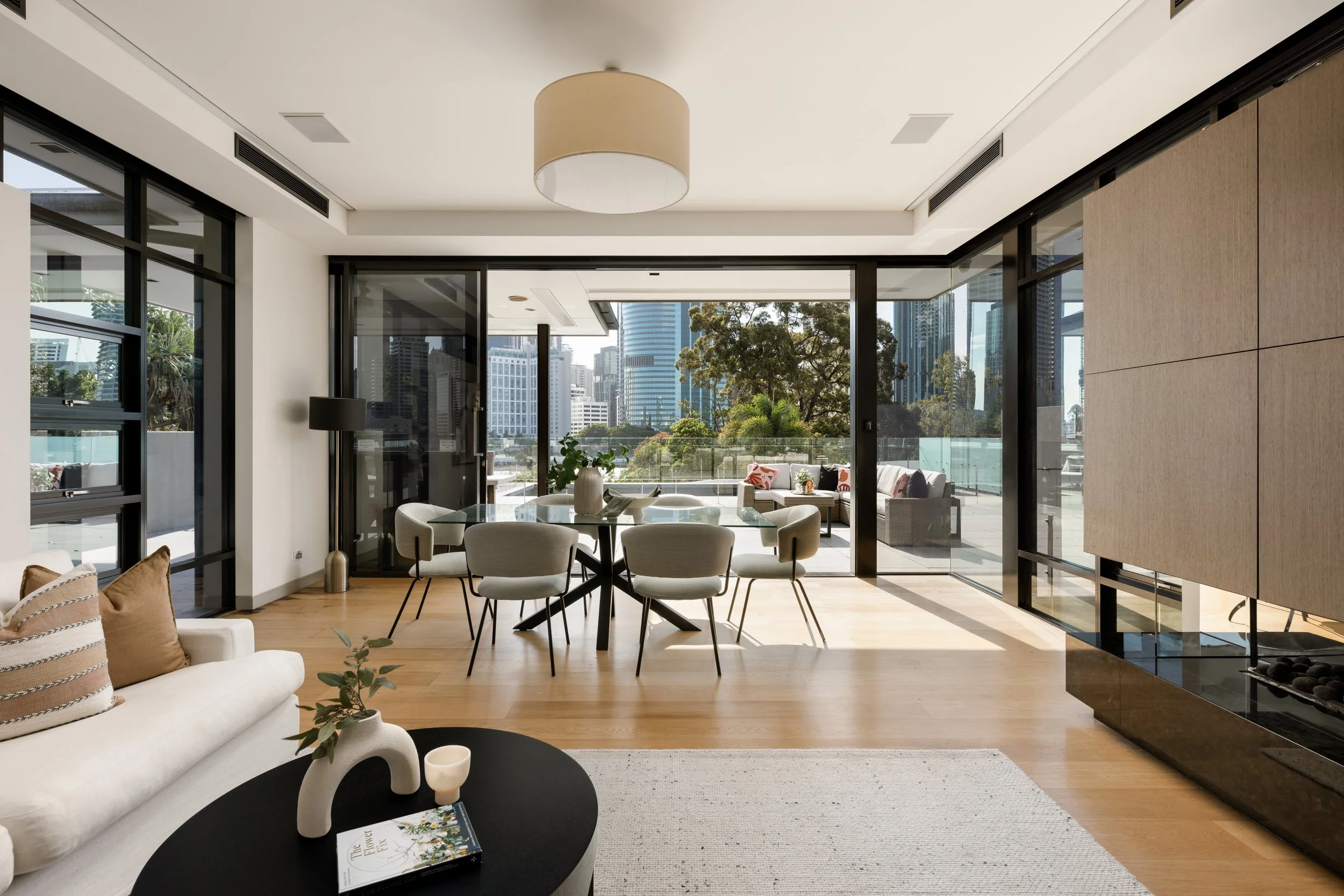 11-14 267 Main Street Kangaroo Point 01.jpeg