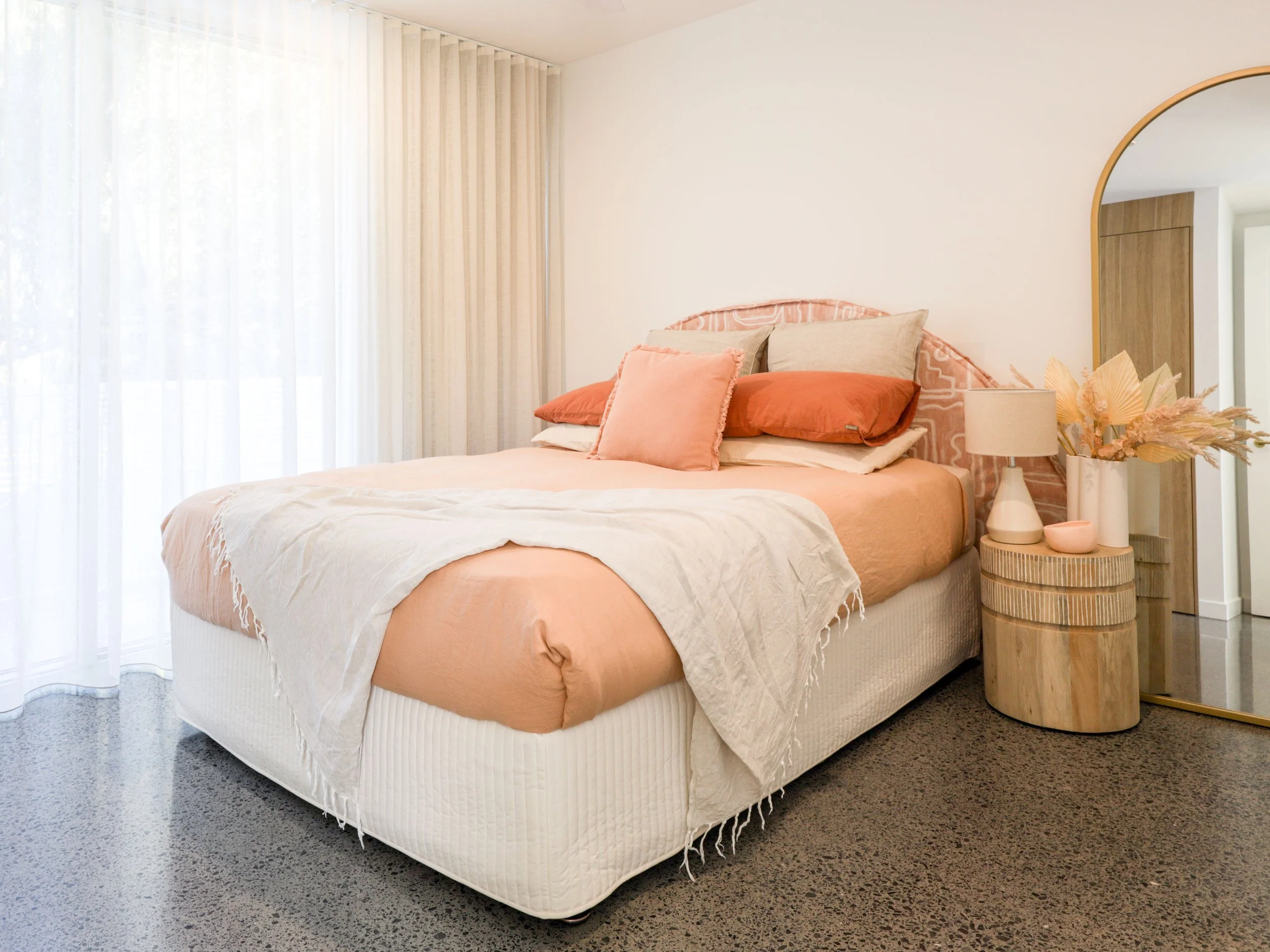 bedroom1.jpg