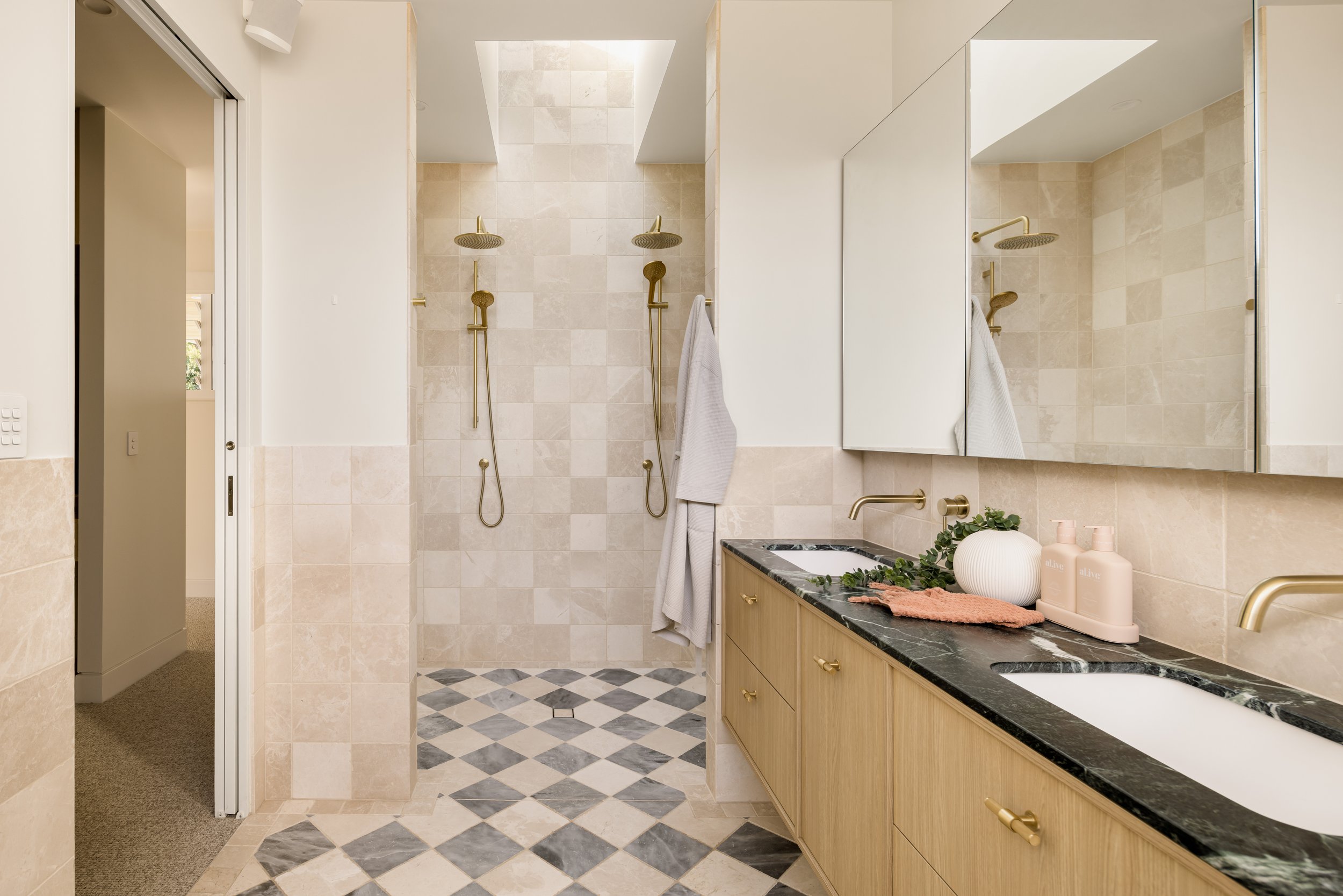 06-16 11 Glyn Street Coorparoo 14.jpeg