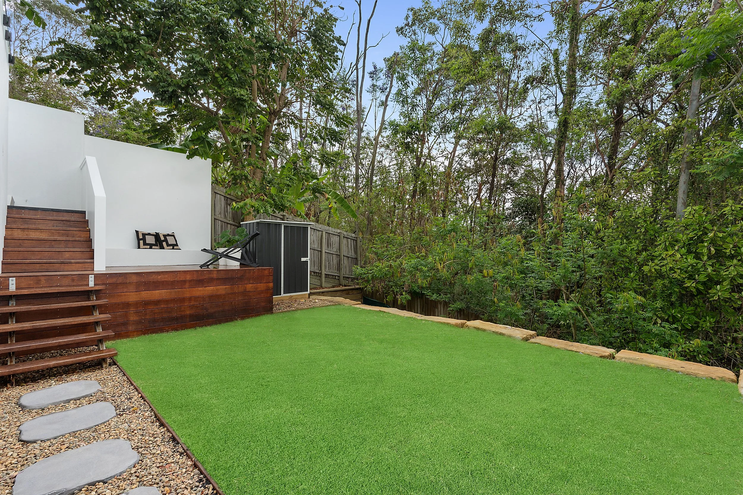 Downloaded-original53843115-YardGarden.jpg