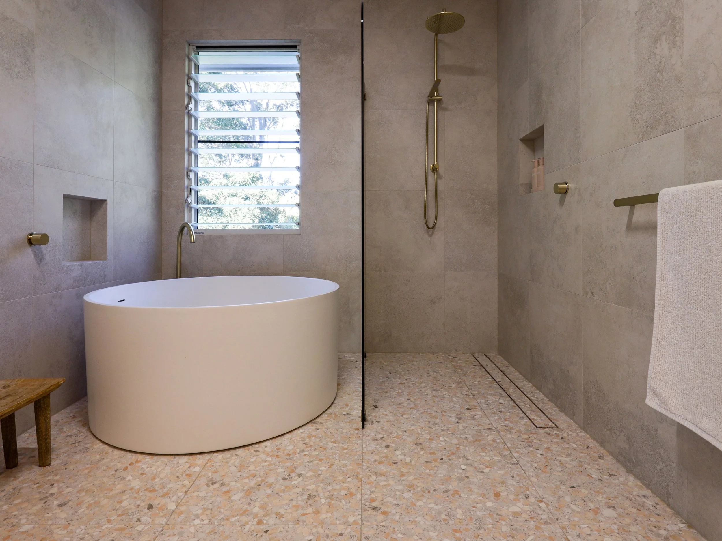 bathroom3.jpg