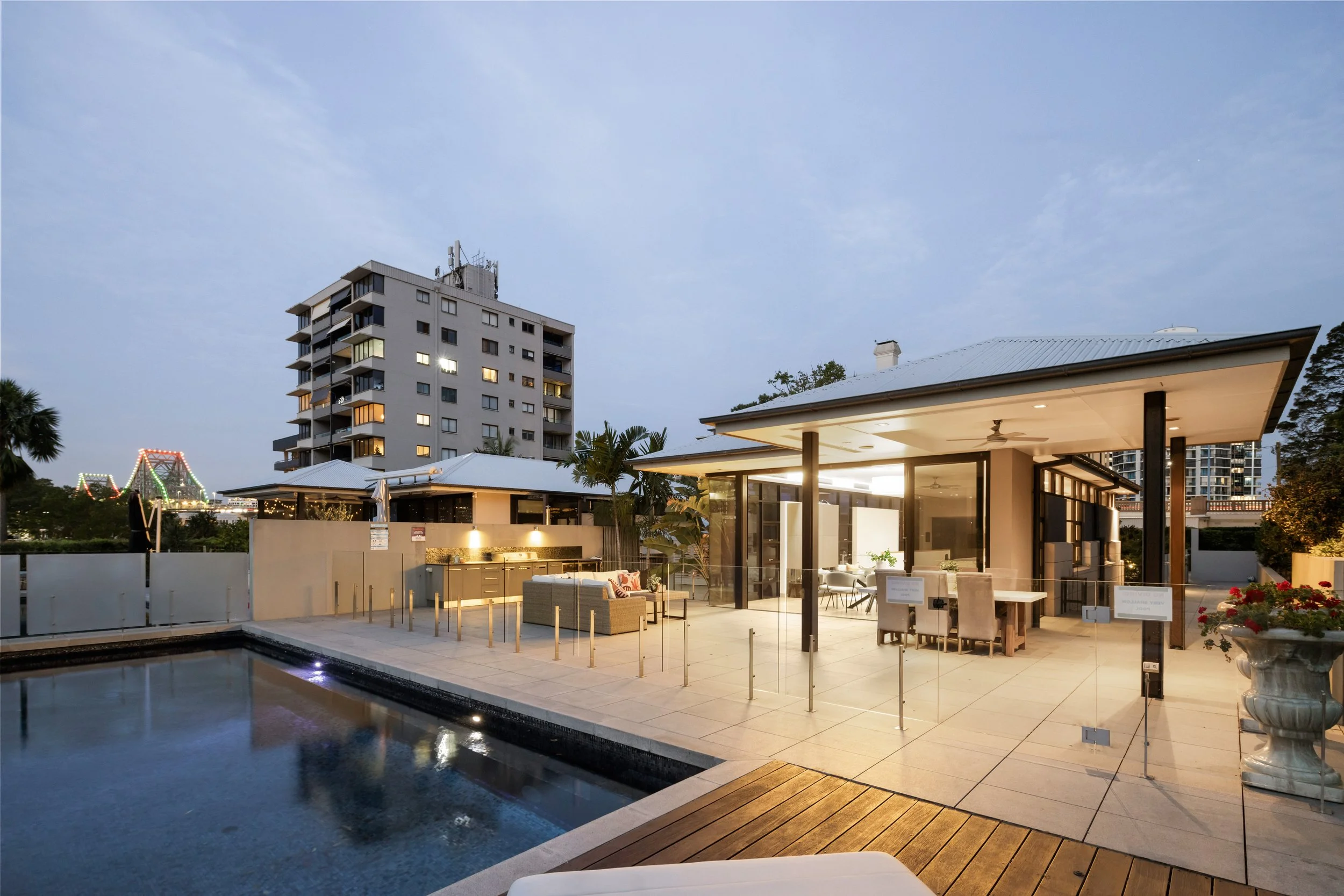 11-14 267 Main Street Kangaroo Point 26.jpeg