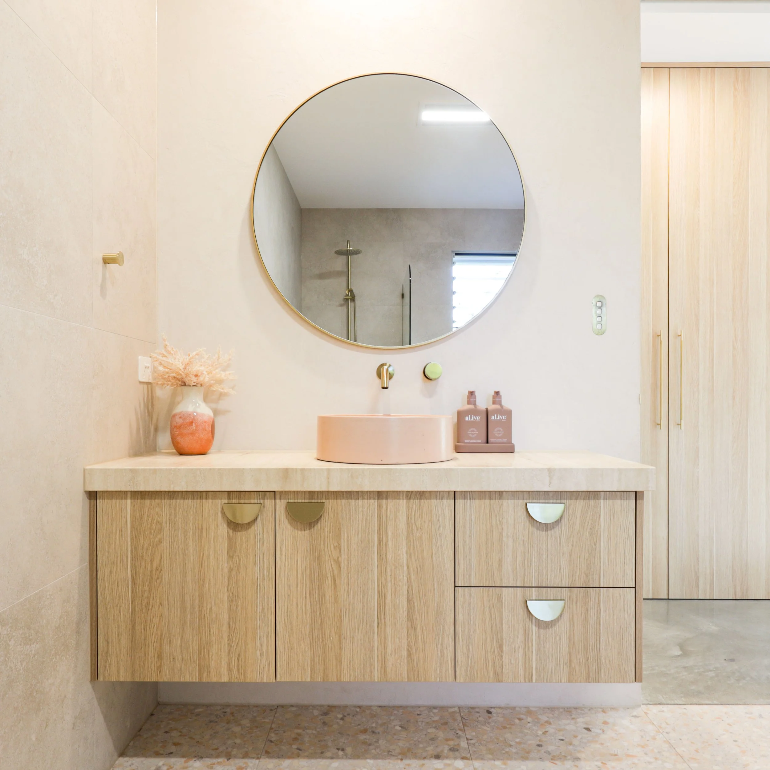 bathroom5.jpg