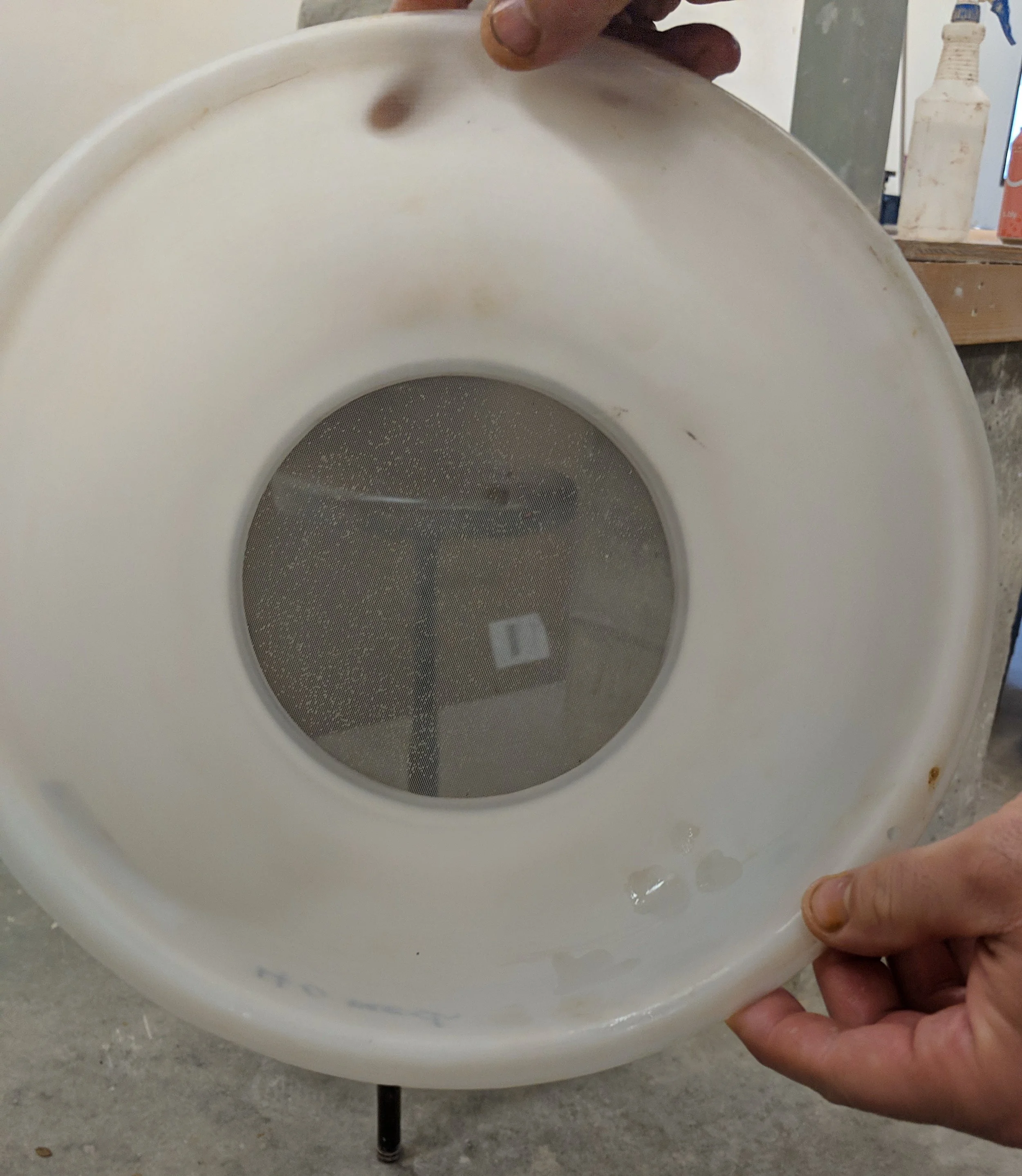 A 40 mesh lab sieve.