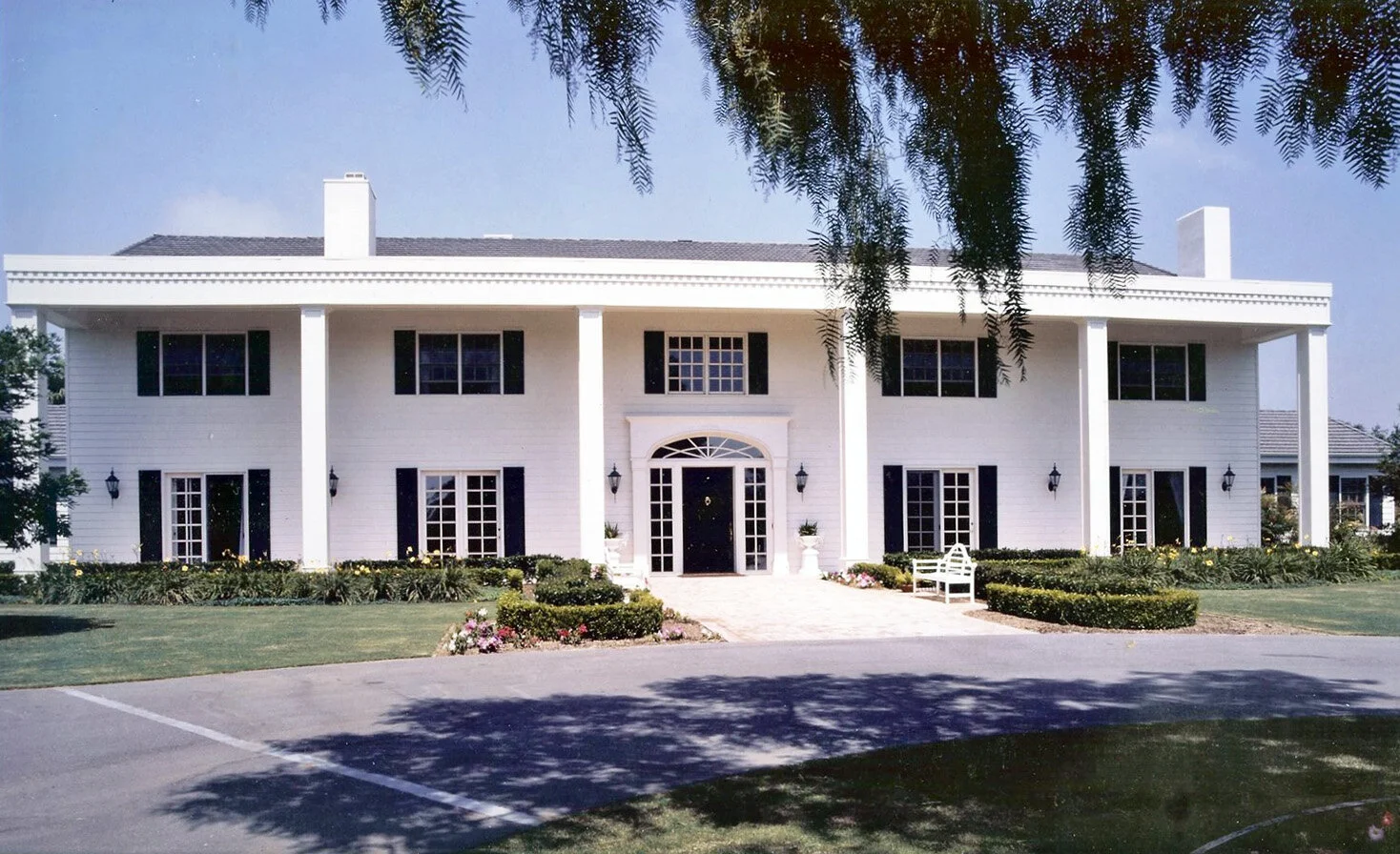 1.Neo Colonial Facade.jpg