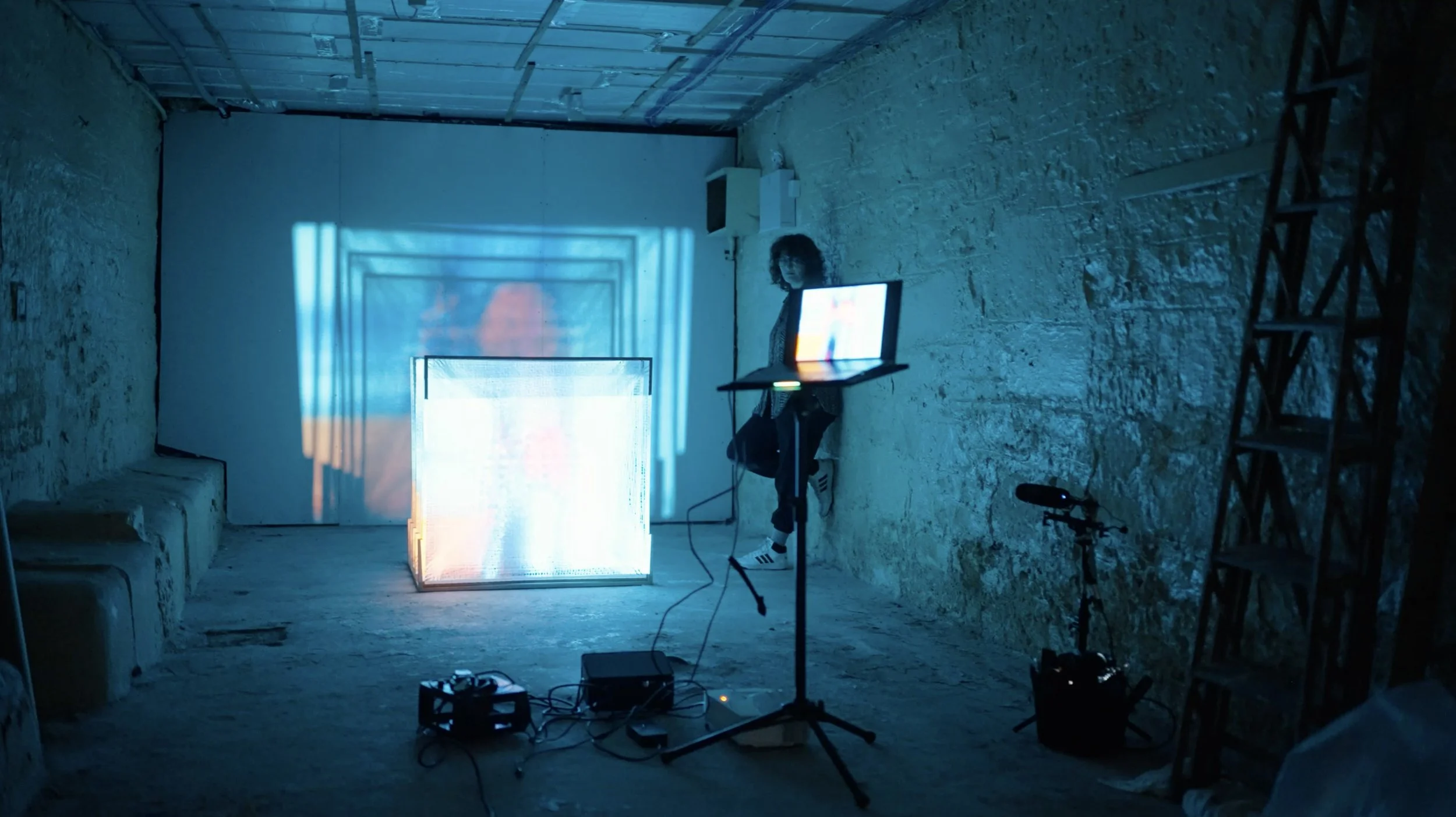 Studio SUMLACS - the multidisciplinary art of Sarah Calmus