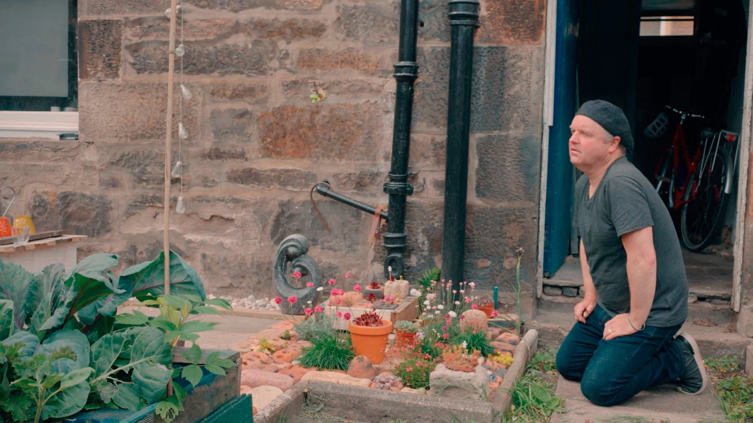 Slow fashion and hand weaving in Scotland