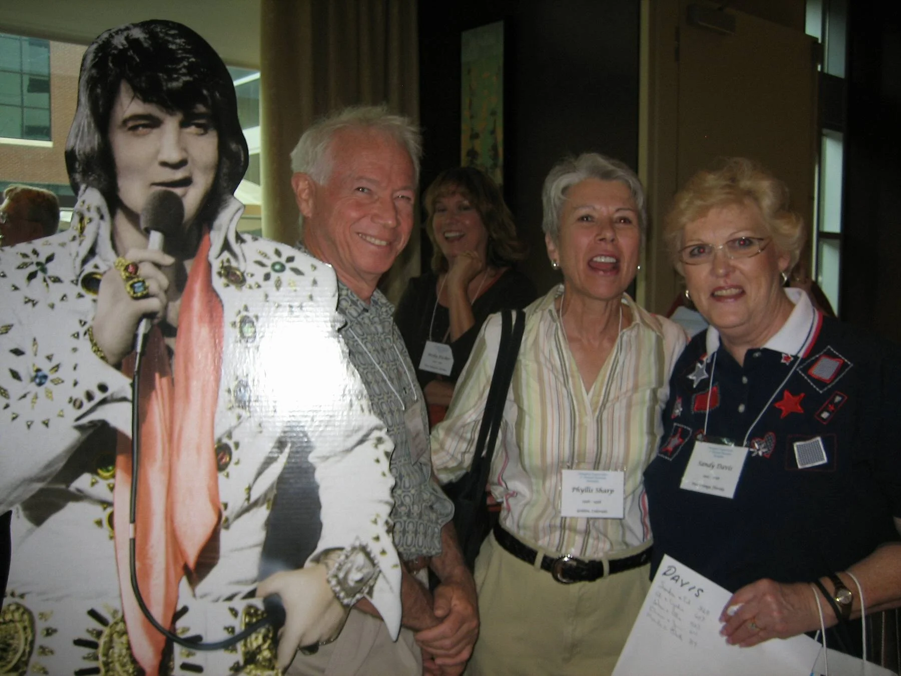 Elvis__Robert__Phyllis_and_Sandy_at_the_Friday_night_Meet_and_Greet_.jpg