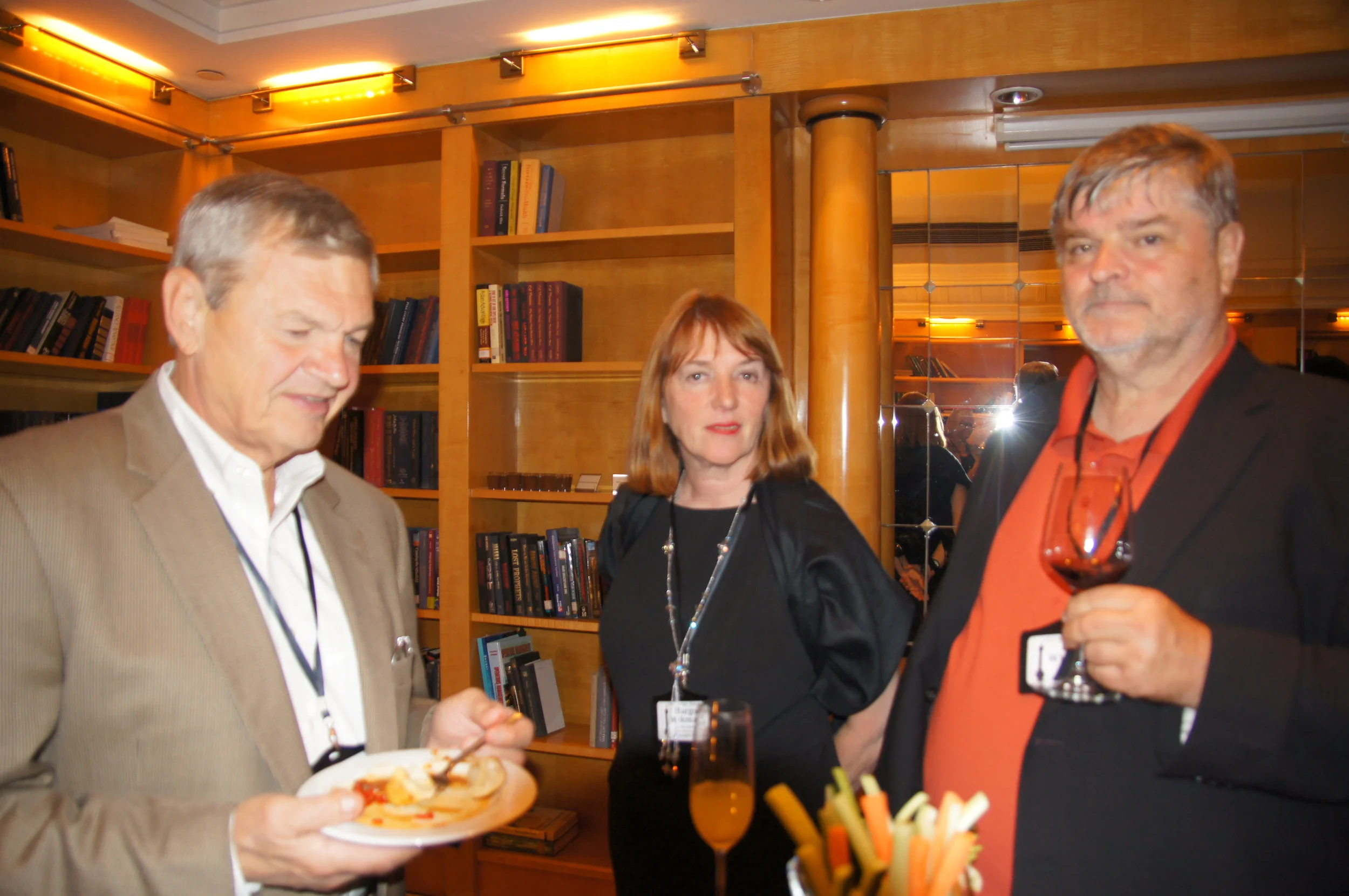 I KNOW these 3 are up to no good.JPG