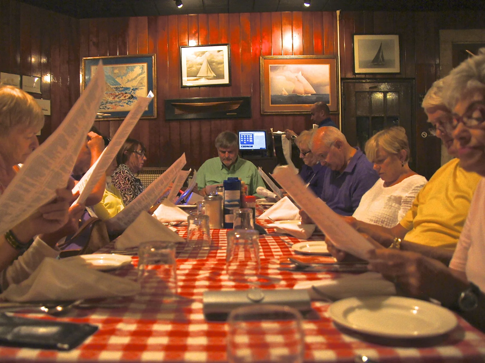 Studying at the Oyster barLR.jpg