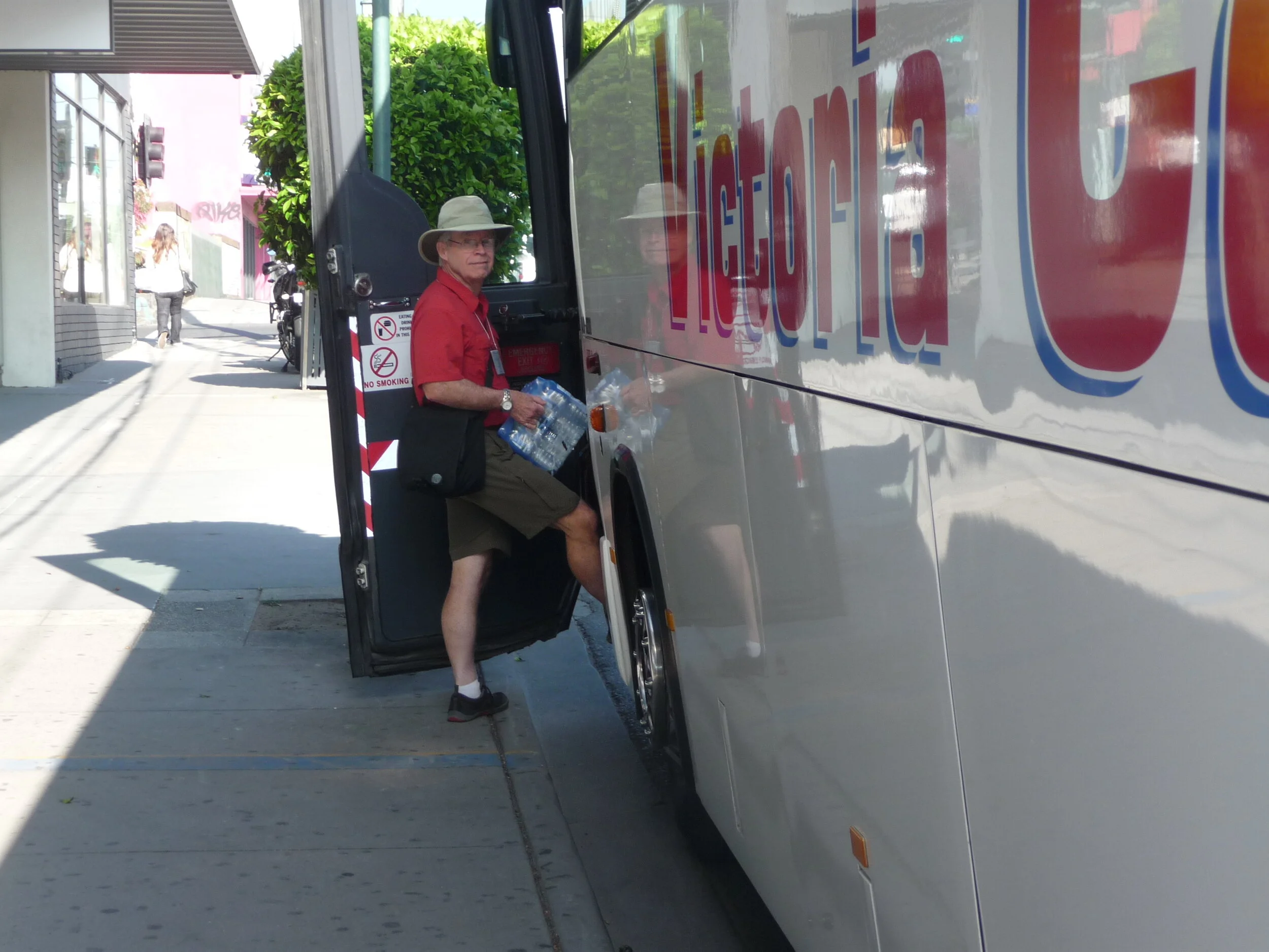 2Wayne Brock loading up.JPG