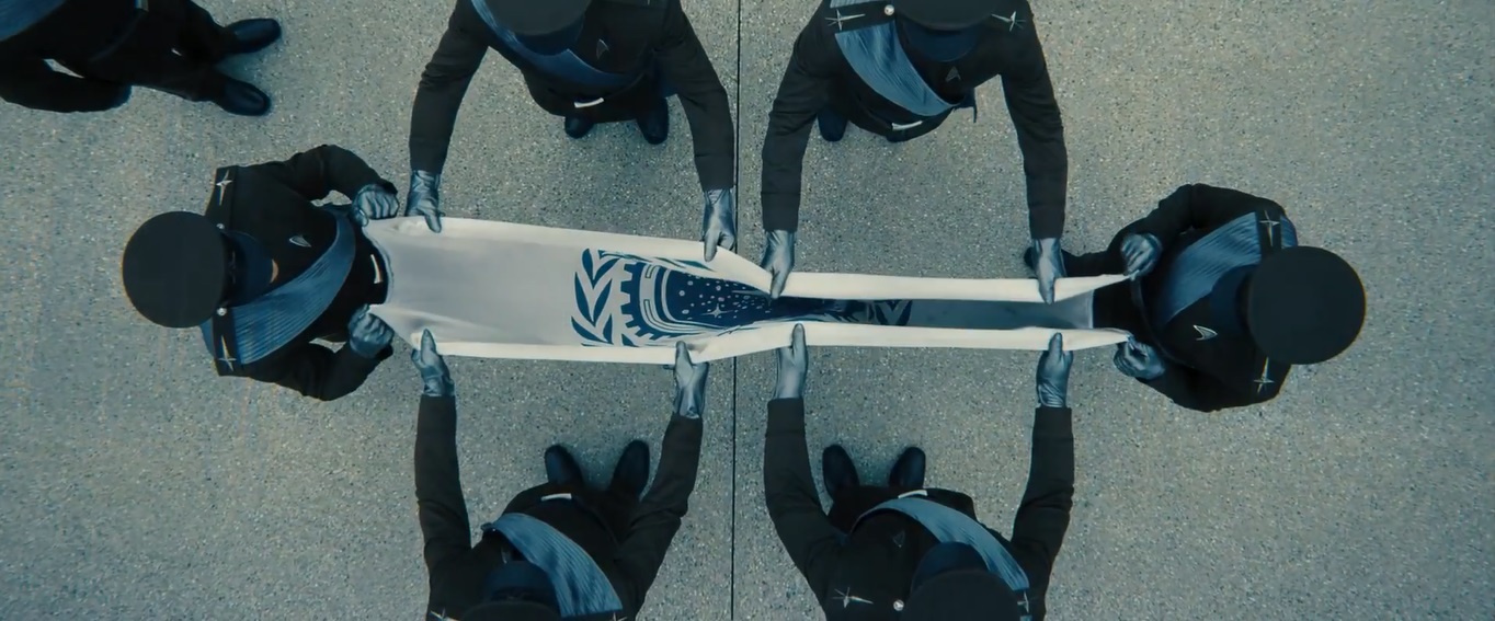 Someone will sacrifice their life in Star Trek Into Darkness .