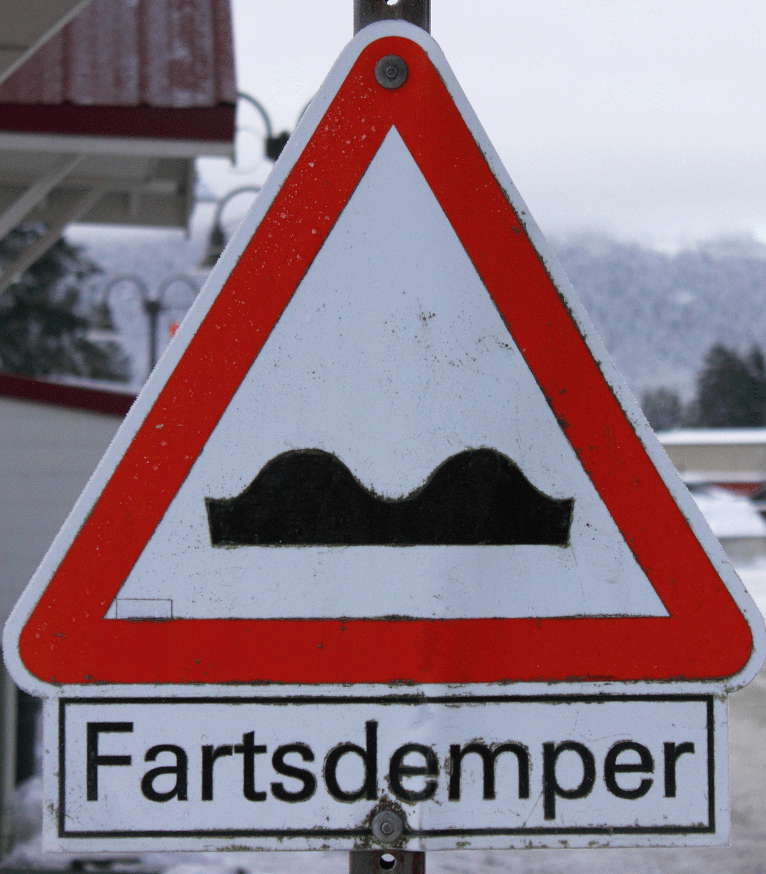 Speed bump in Norwegian.