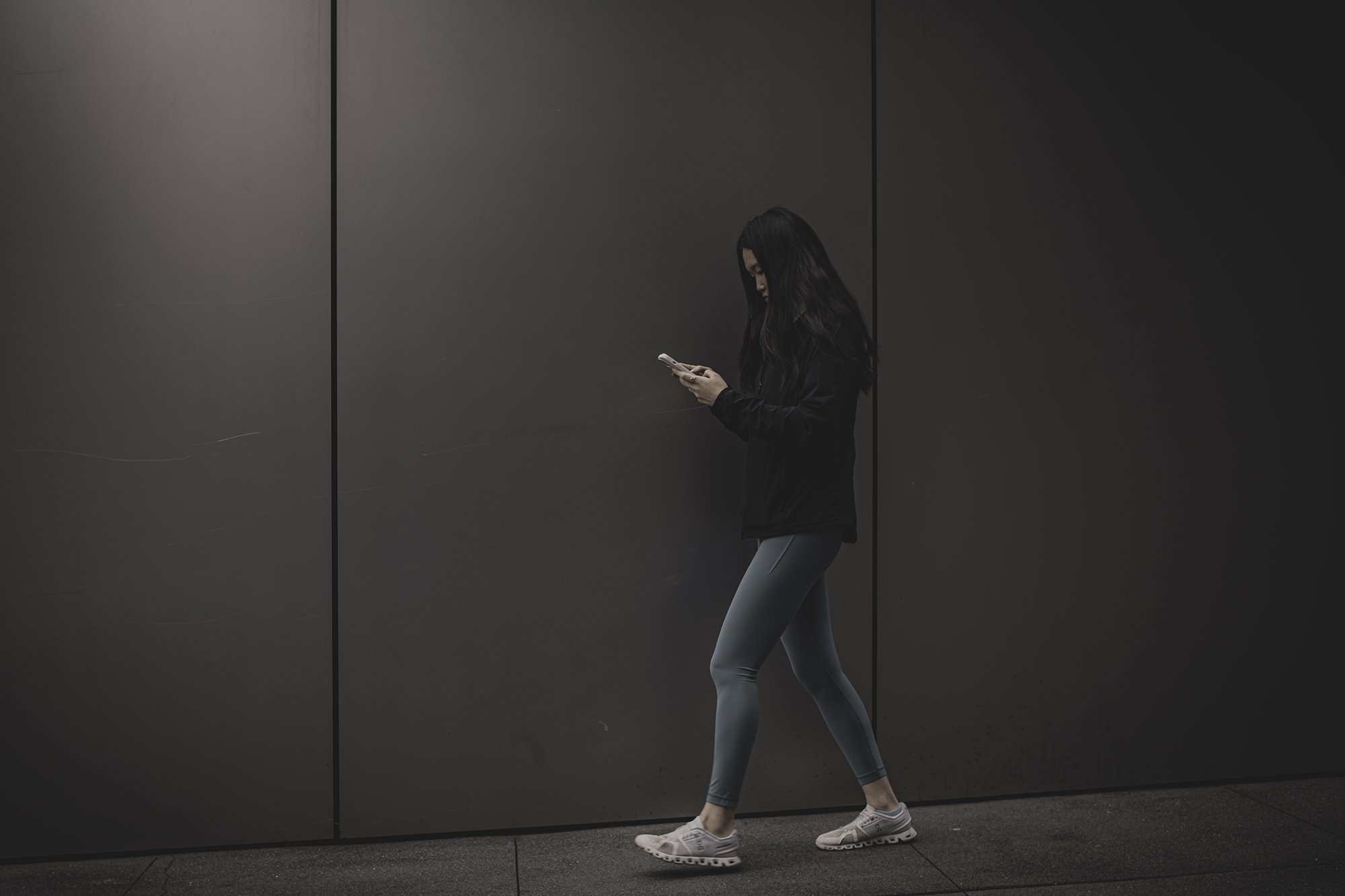 HOT Chinese Girl Apple Wall L1001799-Edit.jpg