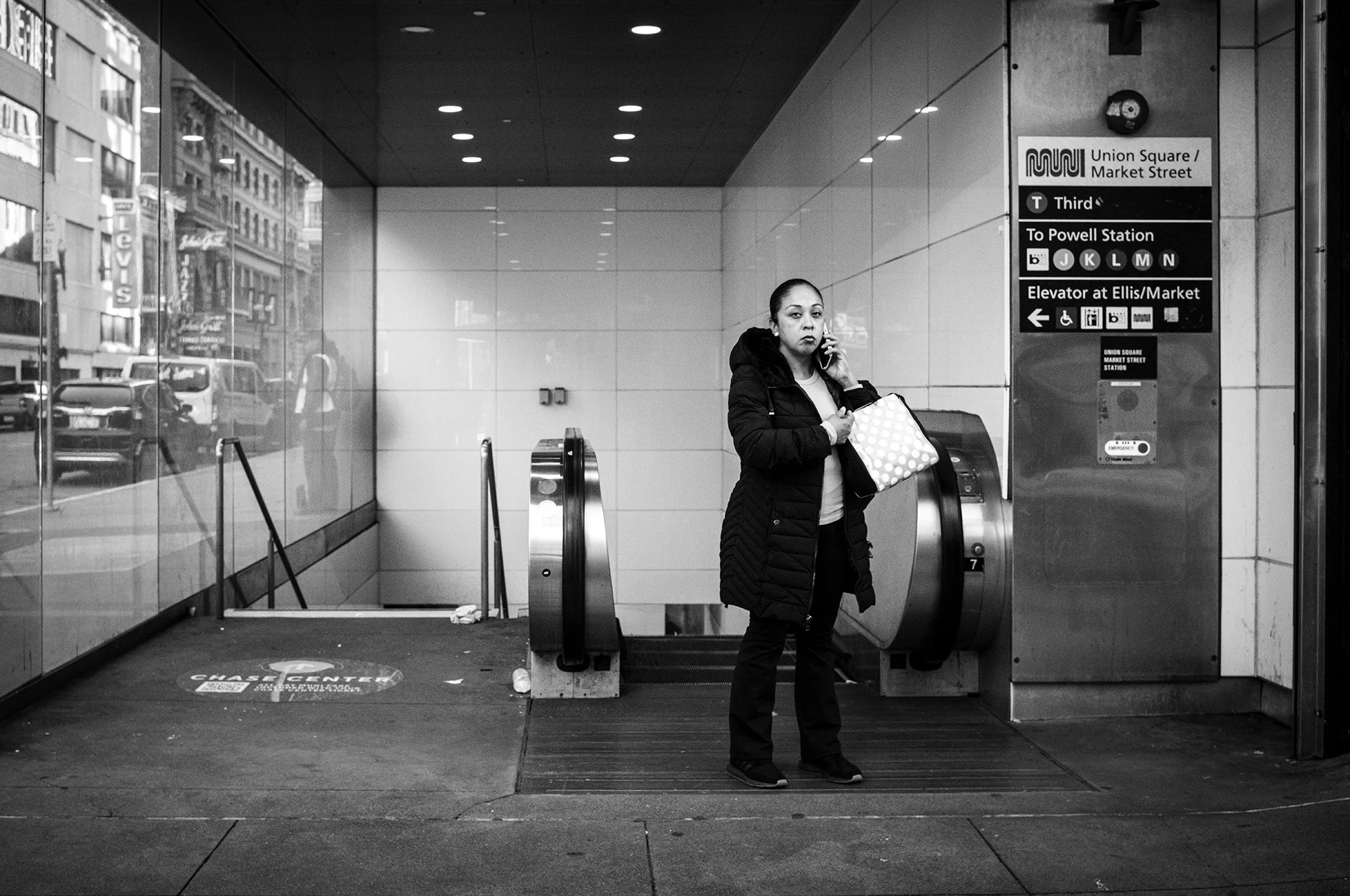 Bart Lady Phone Mad L1001161-Edit.jpg