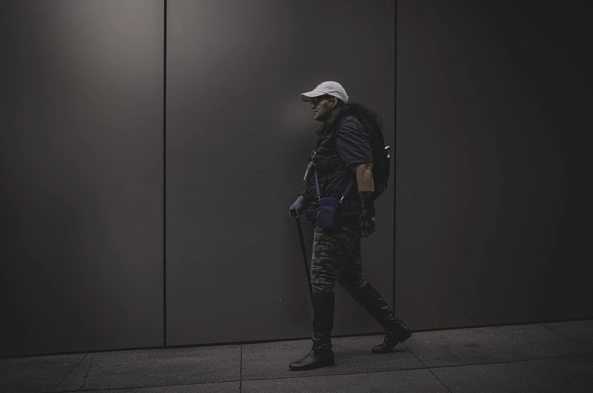 Hiker Apple Wall L1001657-Edit.jpg