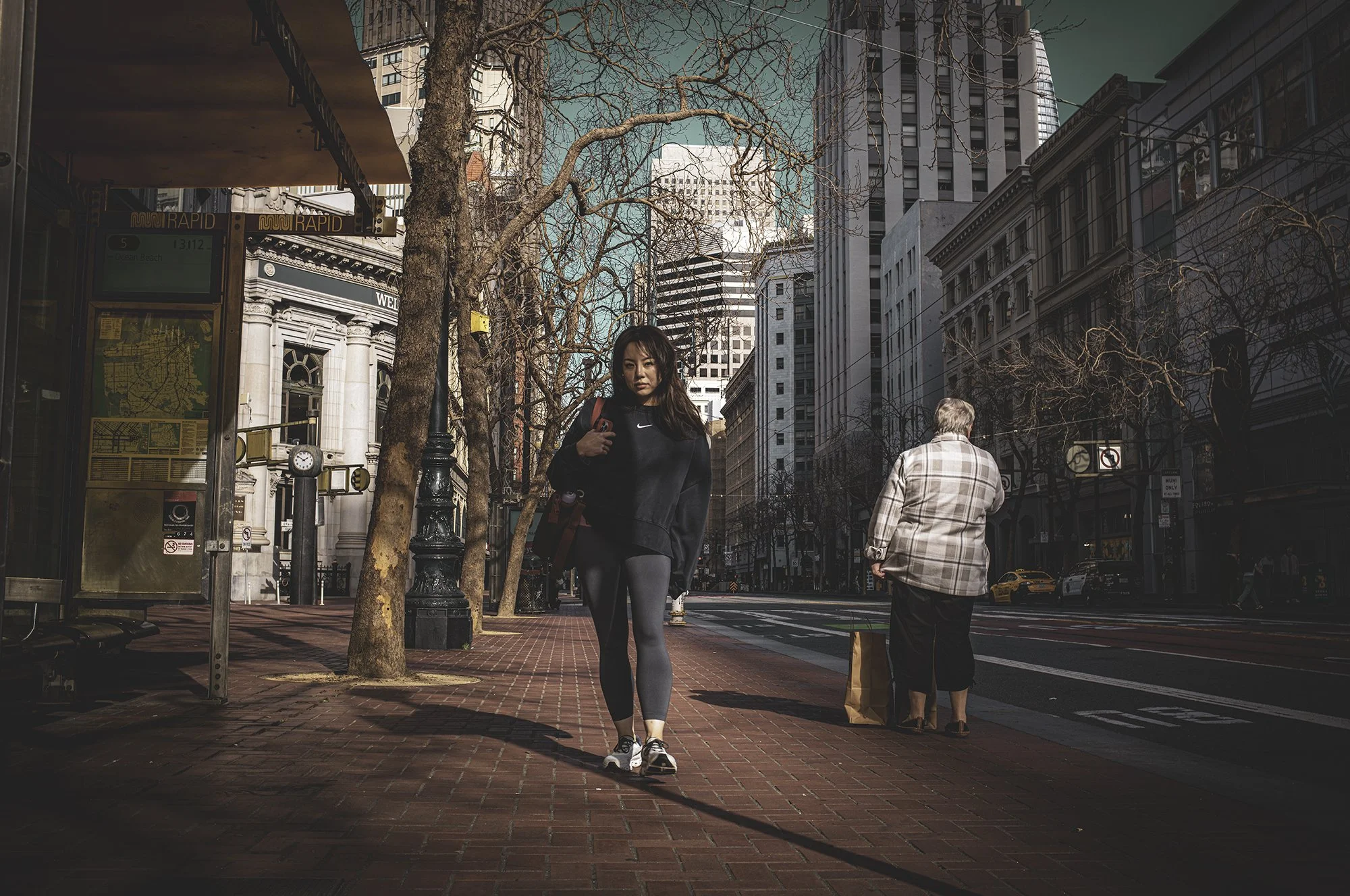 Hot Girl Market Old Lady L1004751-Edit.jpg