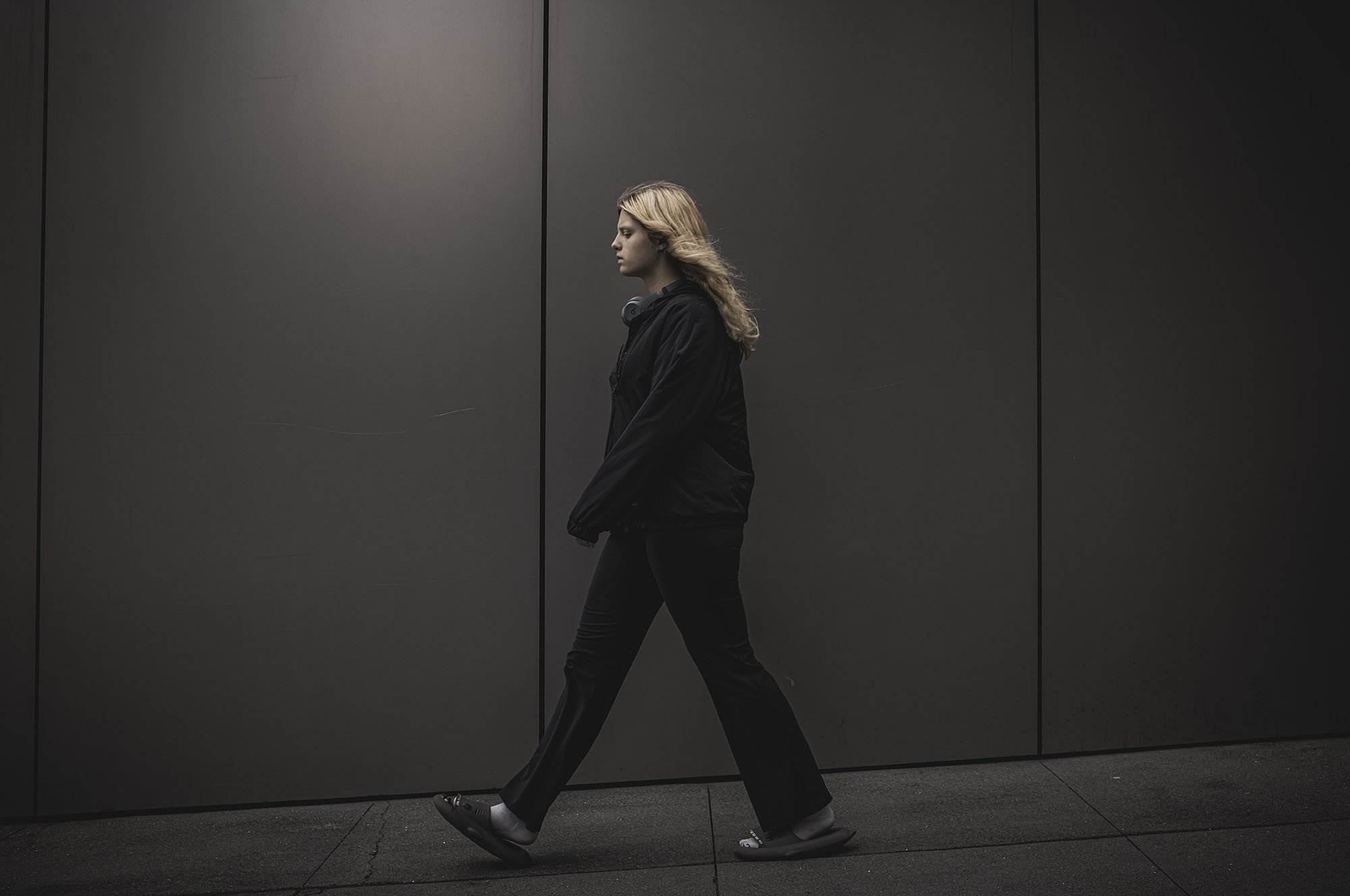 Swedish Girl Apple Wall L1002070-Edit.jpg