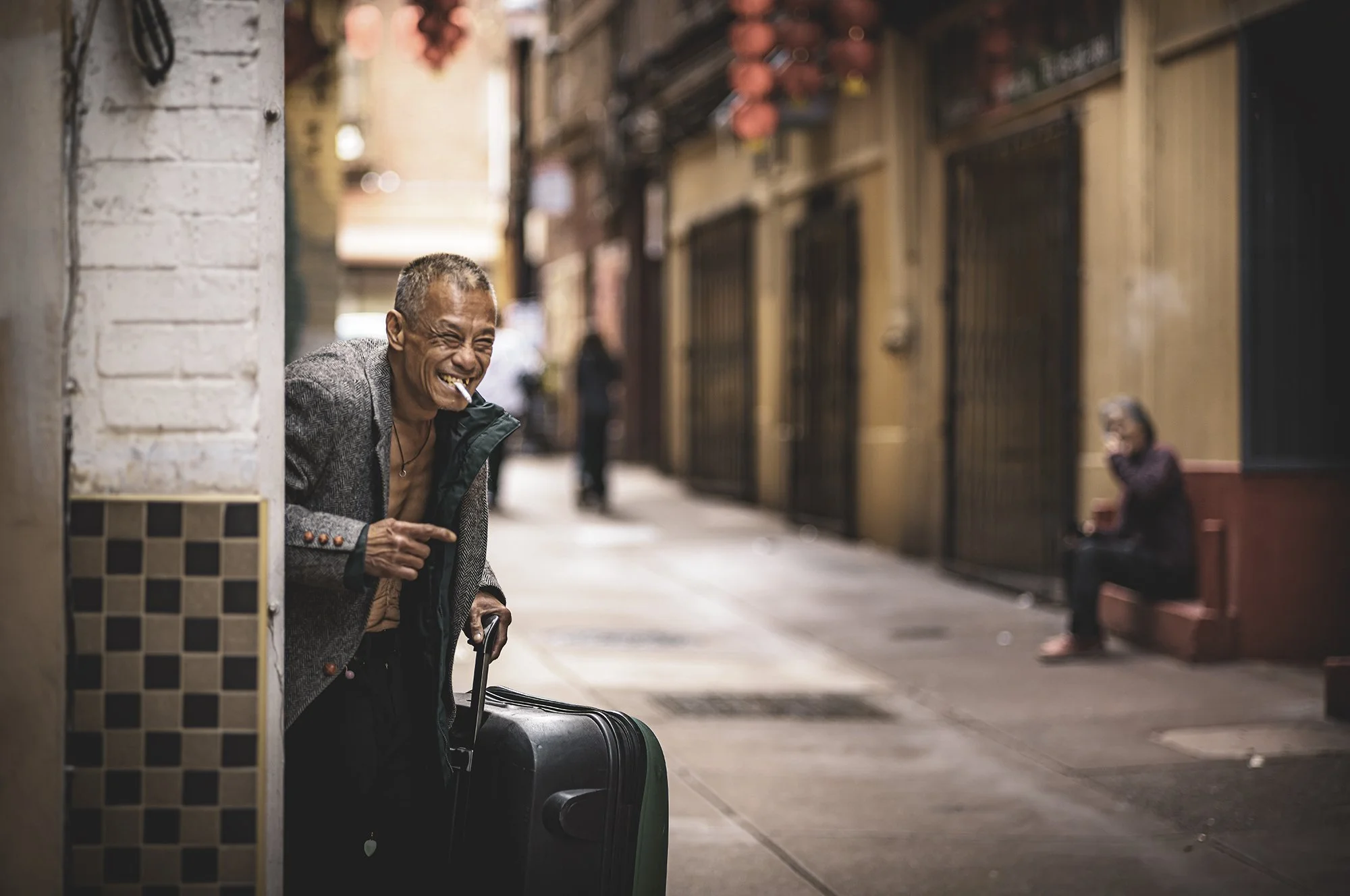 Crazy Guy Cigarette L1009379-Edit.jpg