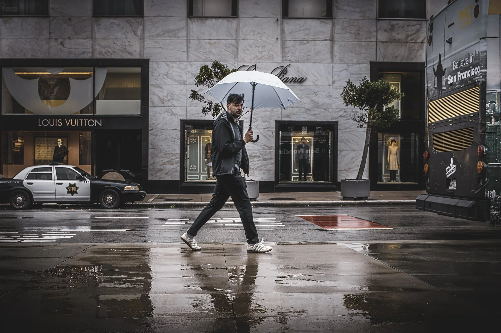 Macys Guy Umbrella Blue L1007911-Edit.jpg