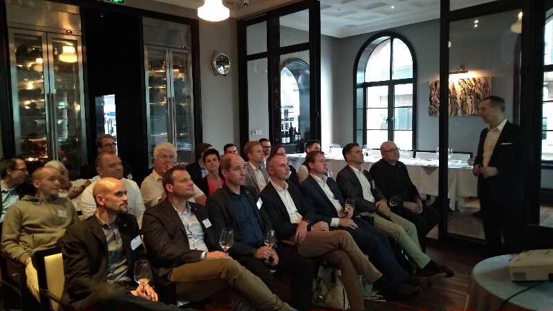 Dr. Felix Moesner warmly welcomed the delegation and briefed them on the prospects of FinTech in China.