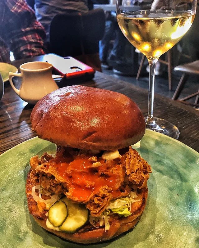 Finally got that @RoisterChicago Chicken Sandwich. So delicious- double dredged In buttermilk, flour, and cornstarch, fried in canola super firecracker crispy, with paper thin iceberg lettuce, pickles, chamomile mayo, togarashi hot sauce, on a pillow