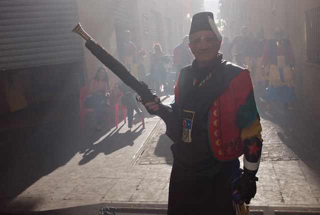  Moros y Cristianos en Alcoi. © Daniel Belenguer