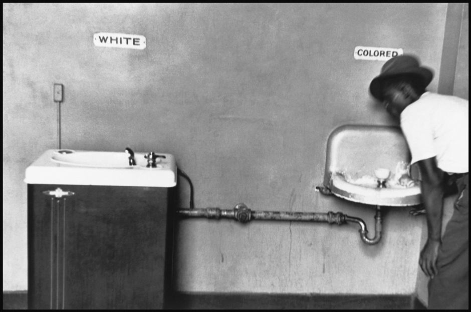 © Elliot Erwitt