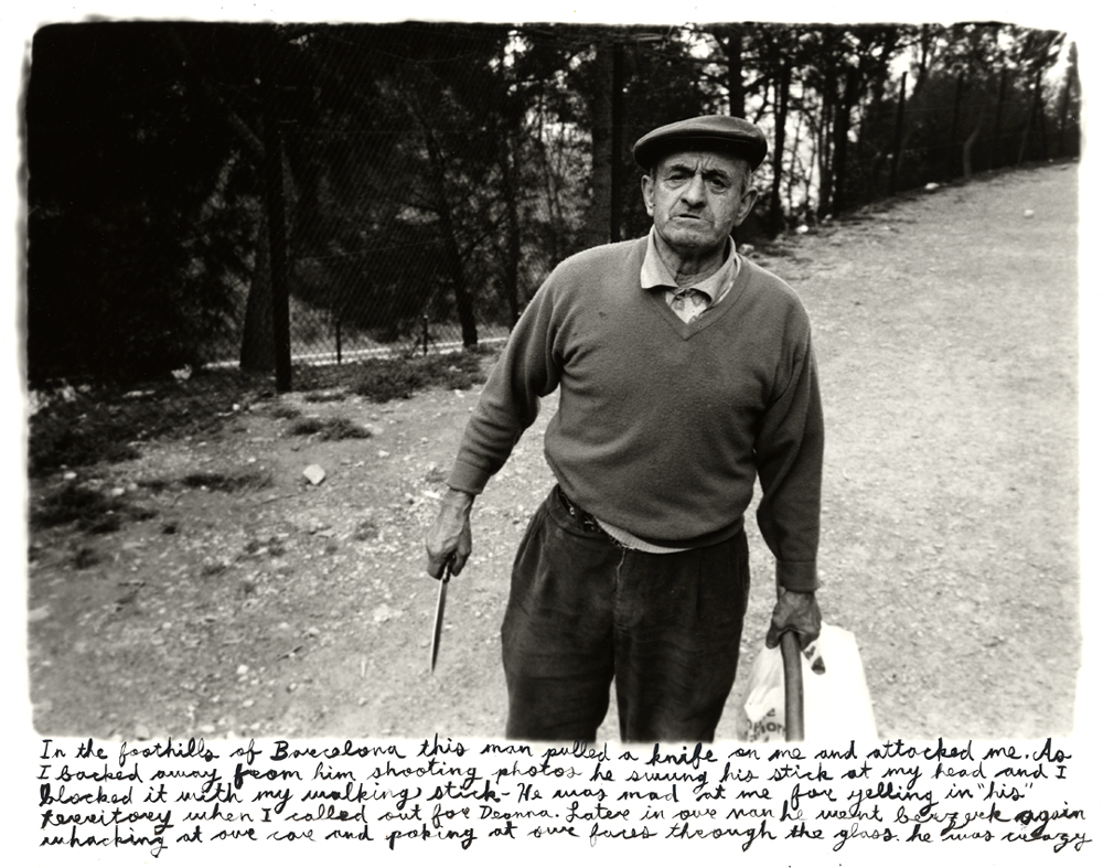 © Ed Templeton. Curiosamente una fotografía tomada en Barcelona, el hombre se enfadó tanto que va hacia el con un cuchillo. 