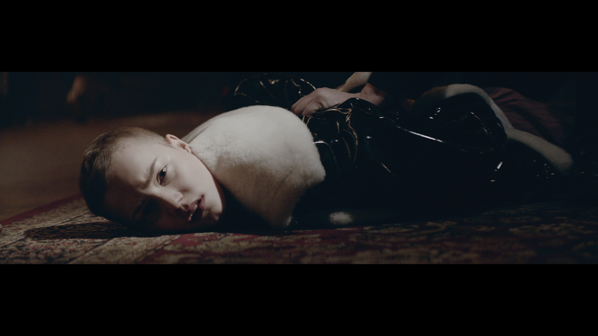 NAR-DianeFilm-action-hold down.png