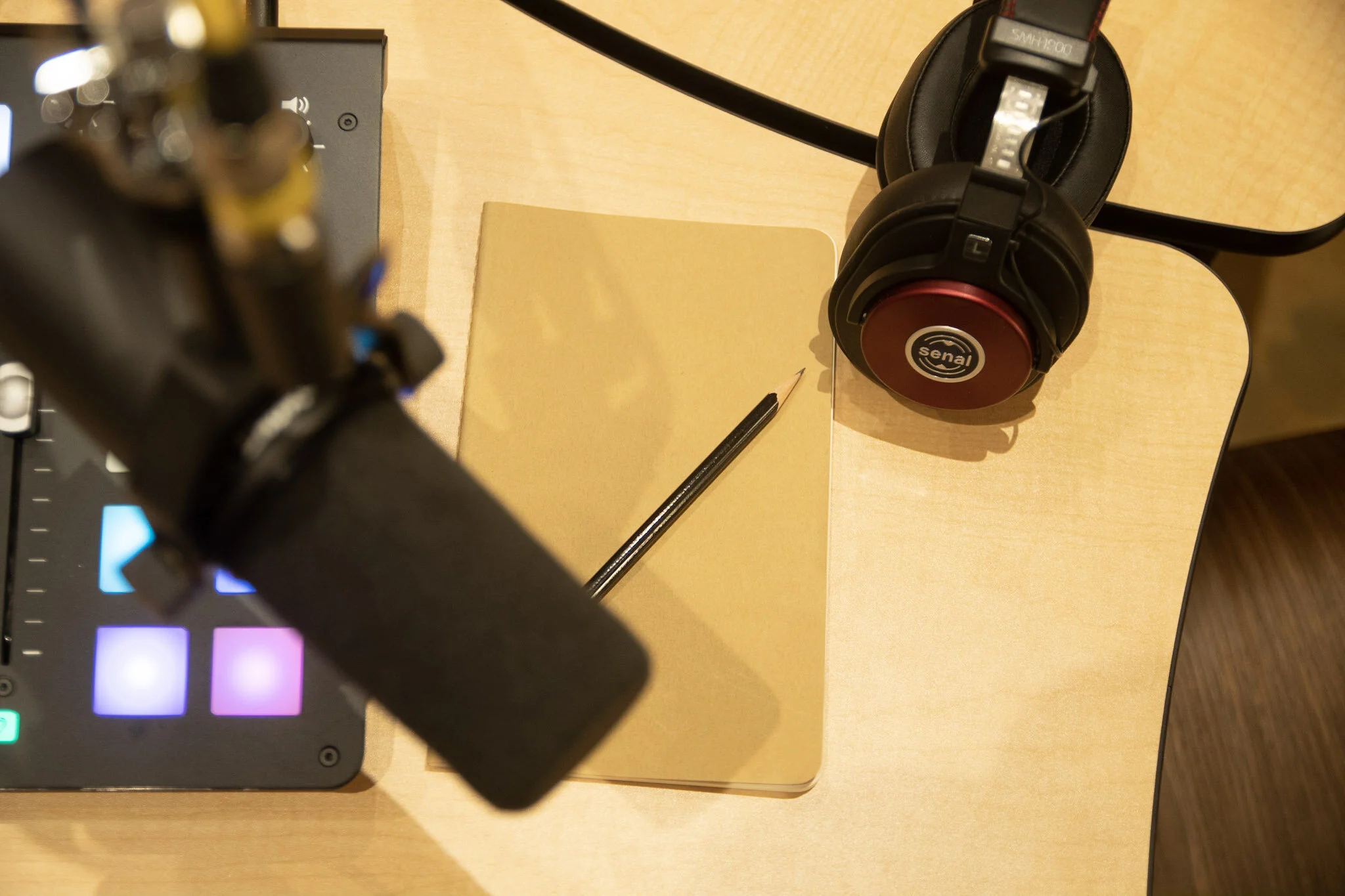Mic+Phones-PodcastLounge_2019-07-09-at-04-09-39.jpg