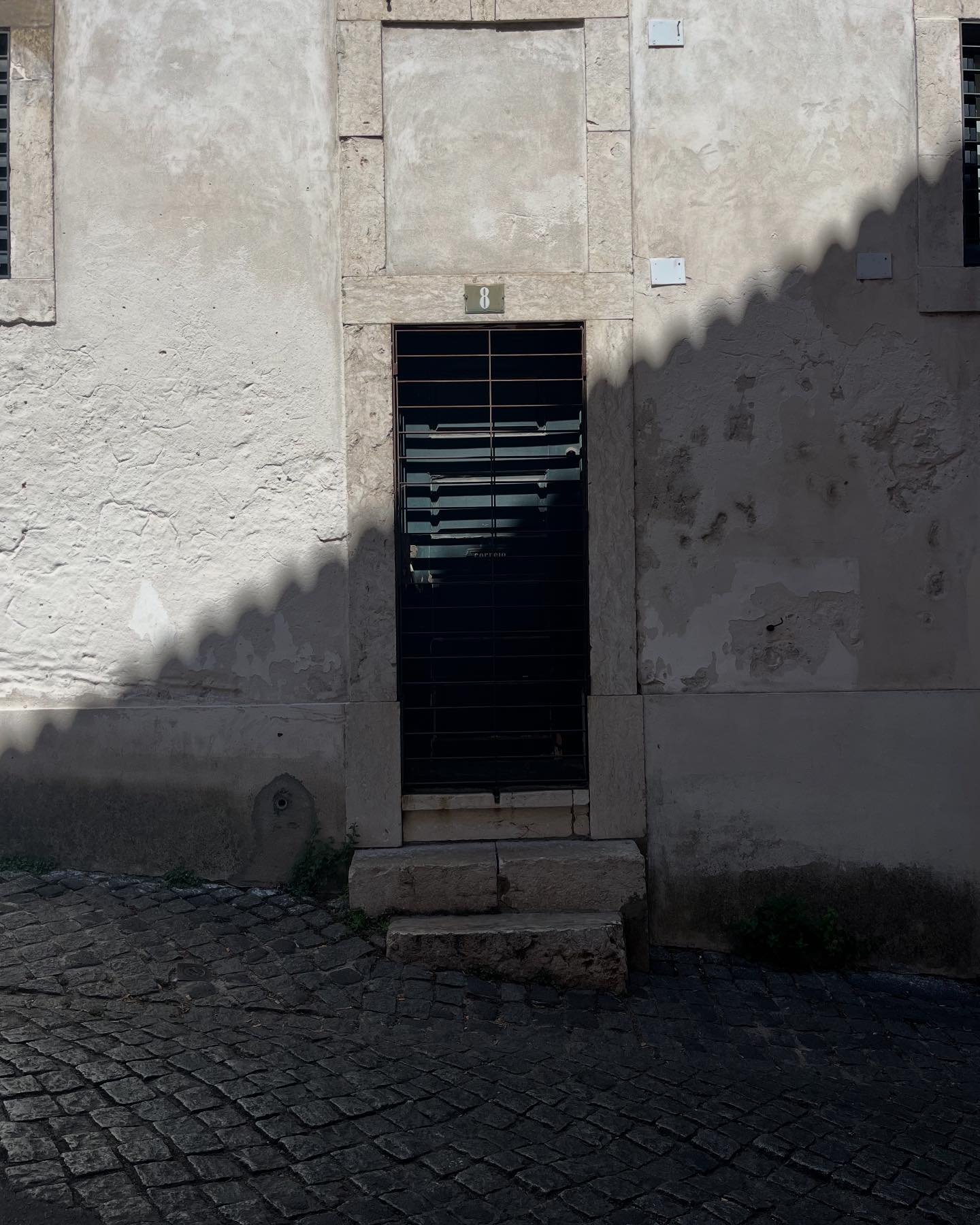Finally going though summer photos.
Portugal textures and type.