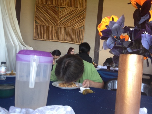 ... no hands meal ... sheryl in plate ...
