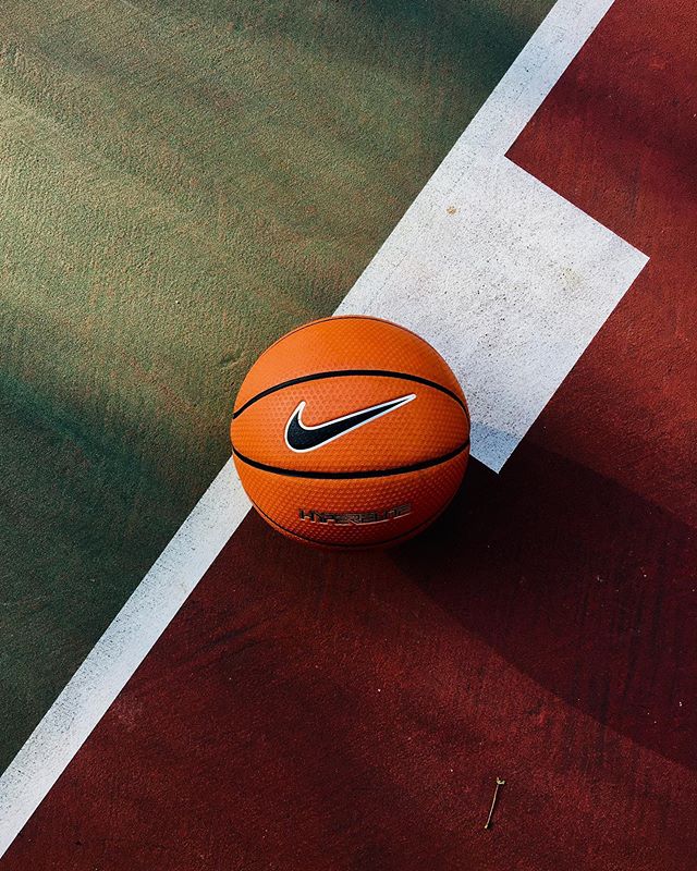 Last week in the heeeaaaat
.
.
.
.
.
#sportchangeseverything #chicago #basketball #nike #shotoniphone