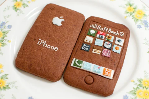 edible-iPhone-wc.jpg