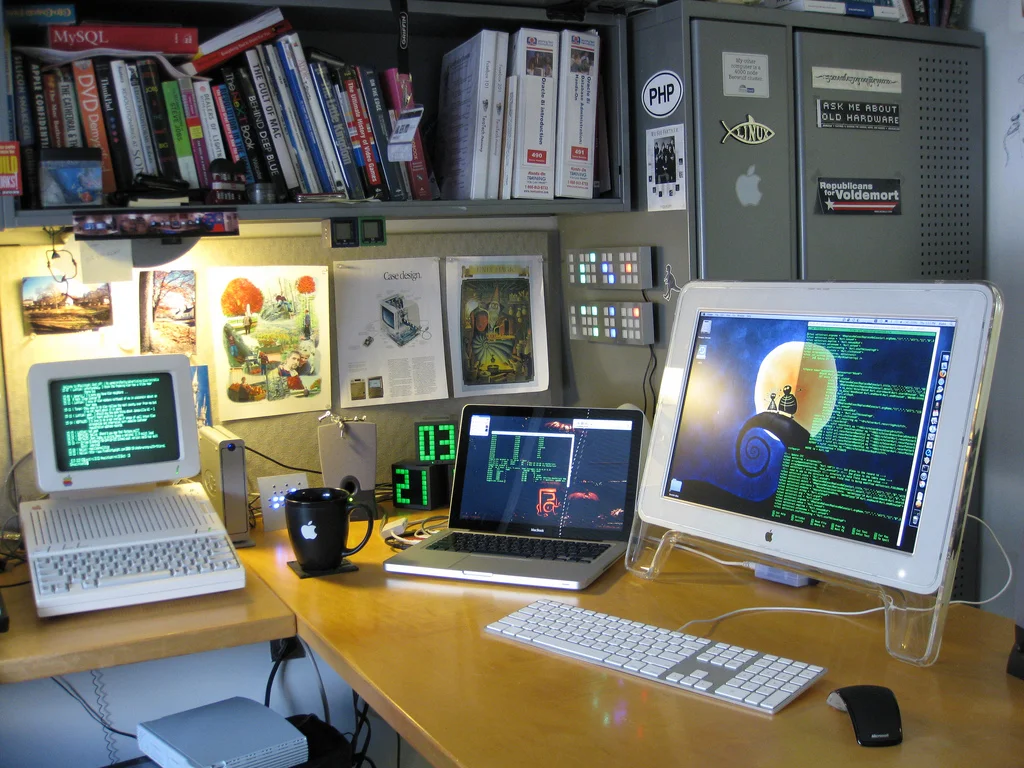Artist's approximation. This is how we picture Todd's desk, Linux Fish et al. Credit: Flickr user blakespot . Used with a Creative Commons license.