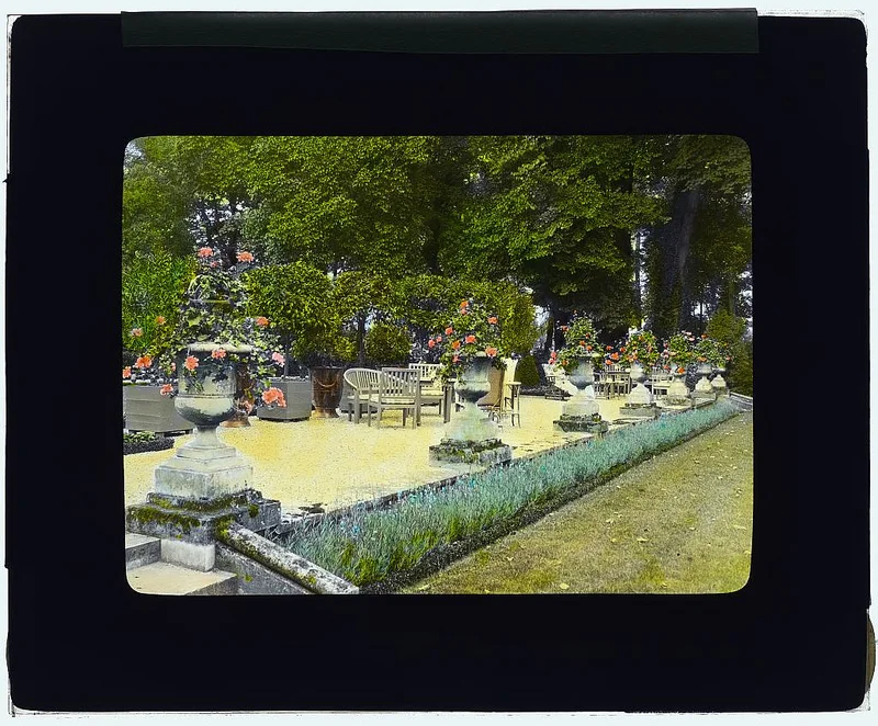 Johnston, Frances Benjamin. "Pavillon Colombe," Edith Jones Wharton house, St.
Brice-sous-Forêt, Seine-et-Oise, France. Terrace