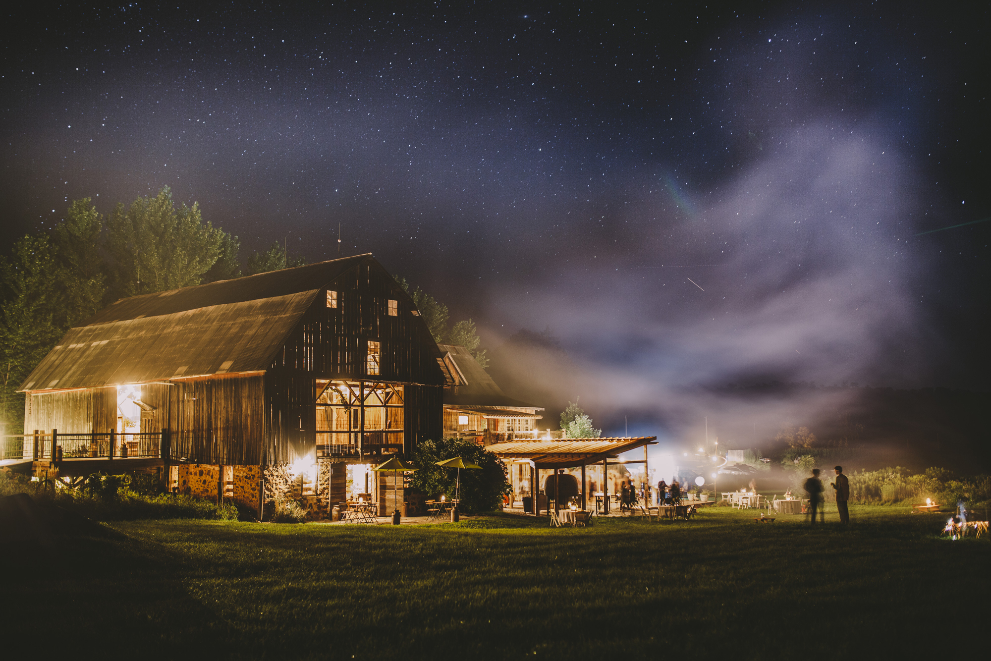 enchanted barn Brandon werth wisconsin wedding photographer outdoor reception