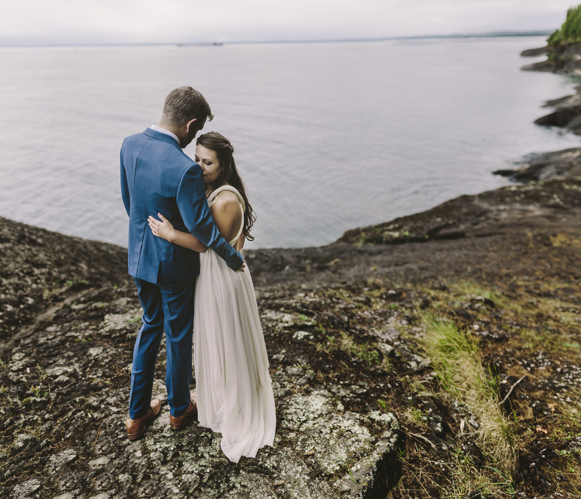 Brandon werth marquette wedding photographer lake superior black rocks