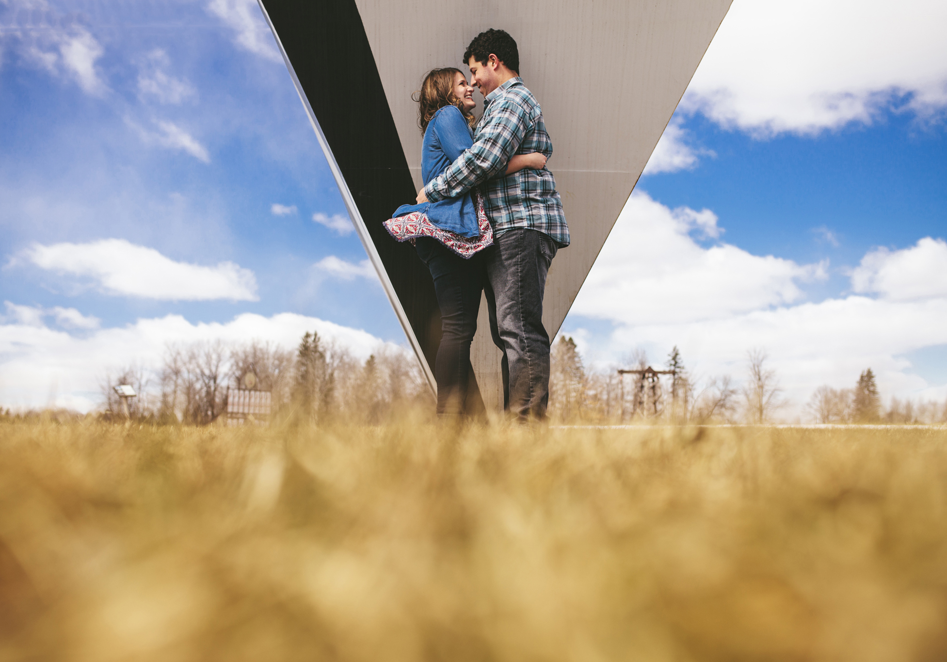 Brandon werth minnesota wedding photographer franconia sculpture park engagement session