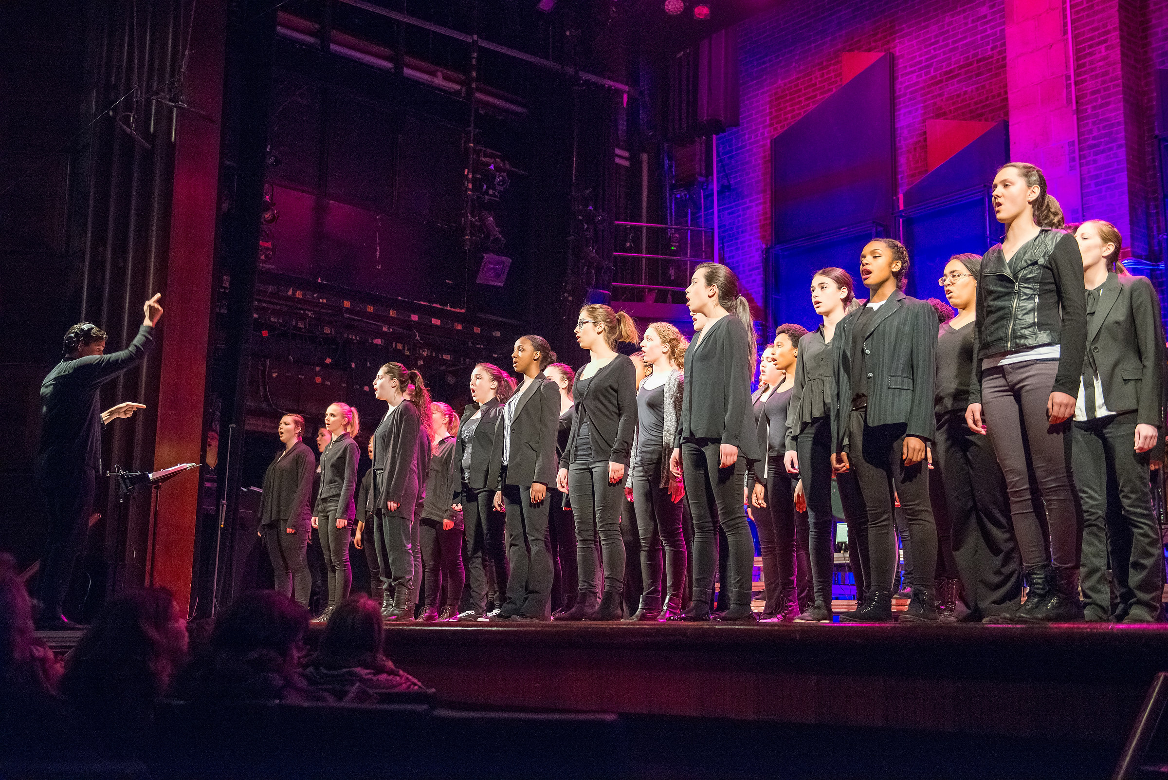 Francisco Nunez conducts YPC singers (photo: Stephanie Berger)