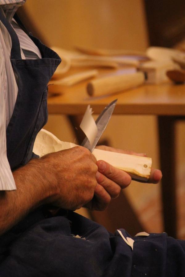 big knife and carving quickly