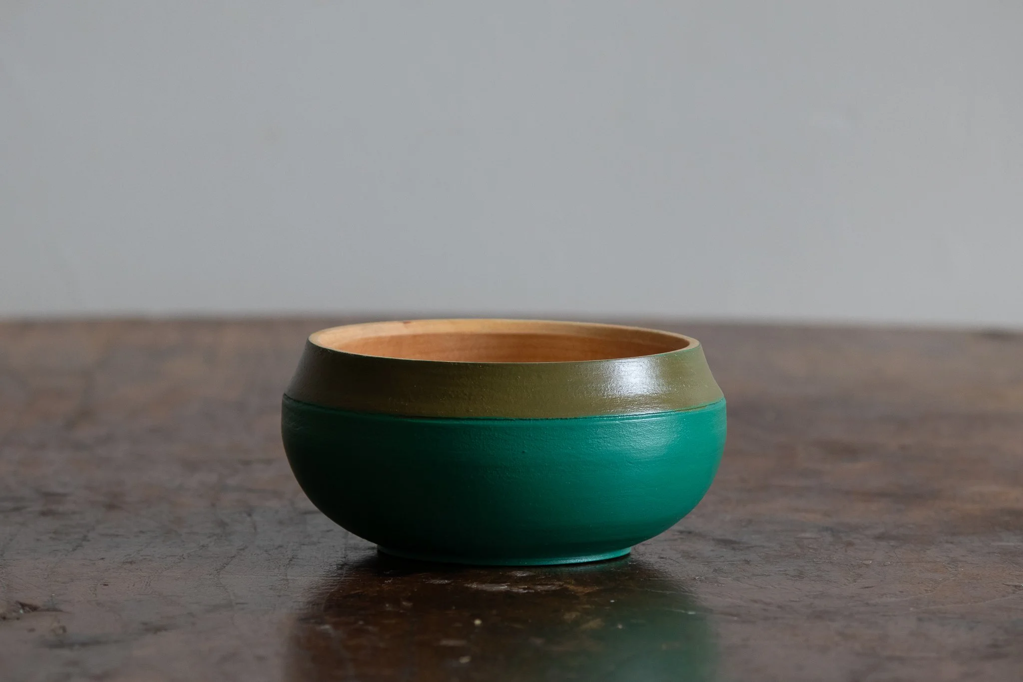 Small Green and Gold Ale Bowl ~3.75in w x 2.25in h