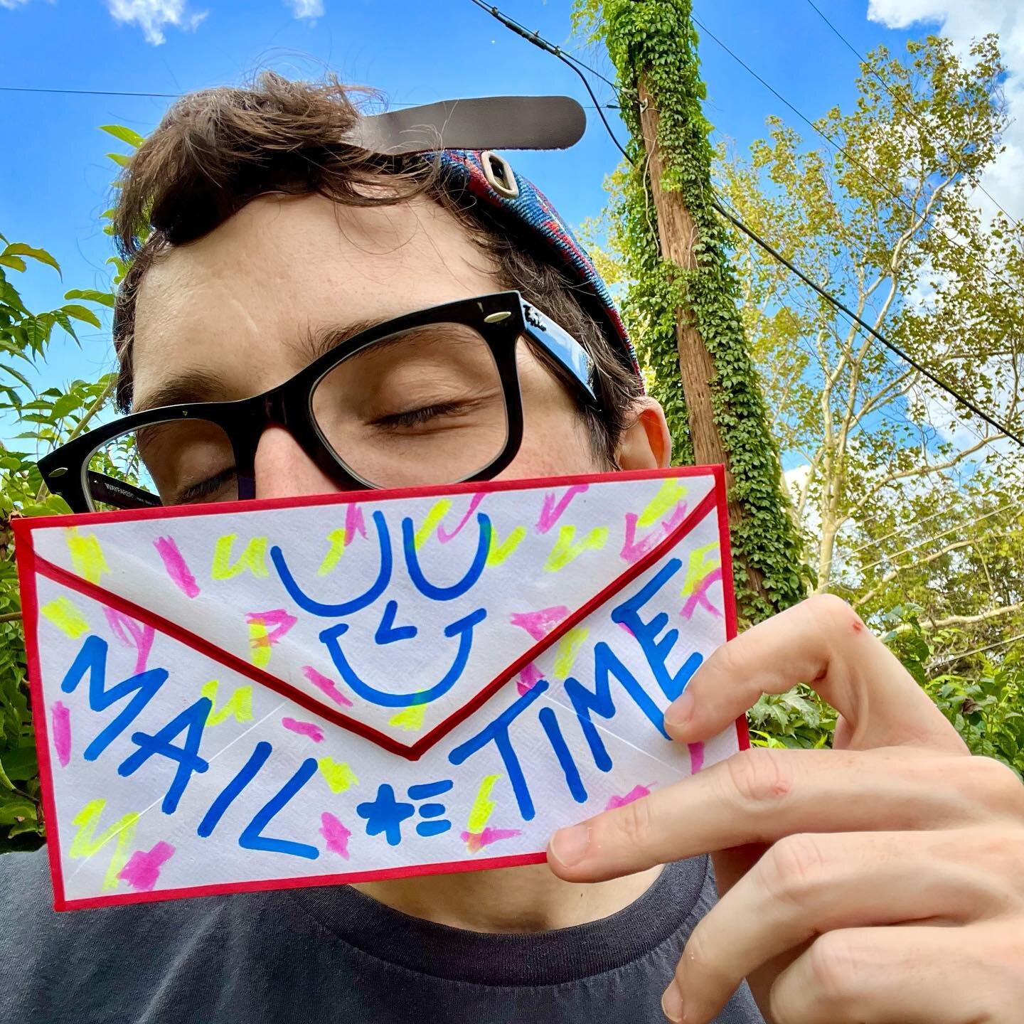 Mail Time !!!!!! ✨💌✨
if you can donate $1 for shipping&hellip; i will send you MAIL! :) 📫 🌎🍃WORLDWIDE :) let me know !!!!! :)
i have some SNCKPCK stickers + temp tattoos :) and if u want something signed I GOT U !!! :) ✨🤝✨
just trying to brighte