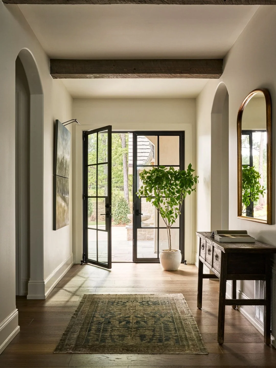 Your entryway sets the tone &mdash; and your mudroom keeps life running smoothly. 🚪🧺 

At Krywicki Interiors, we design these high-traffic spaces to be equal parts beautiful and unbelievably functional.

Think intentional storage, hardworking mater
