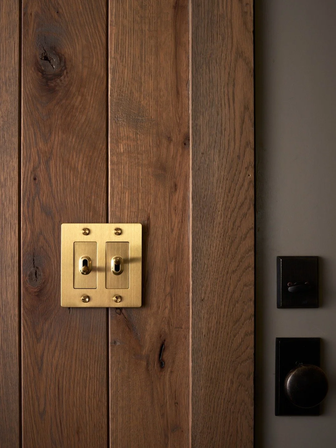 A perfectly matched home isn't always the most interesting one.

Mixing metals adds contrast, depth, and a sense of collected style that feels far more timeless than a one-finish approach. 

From warm brass paired with polished nickel to matte black 