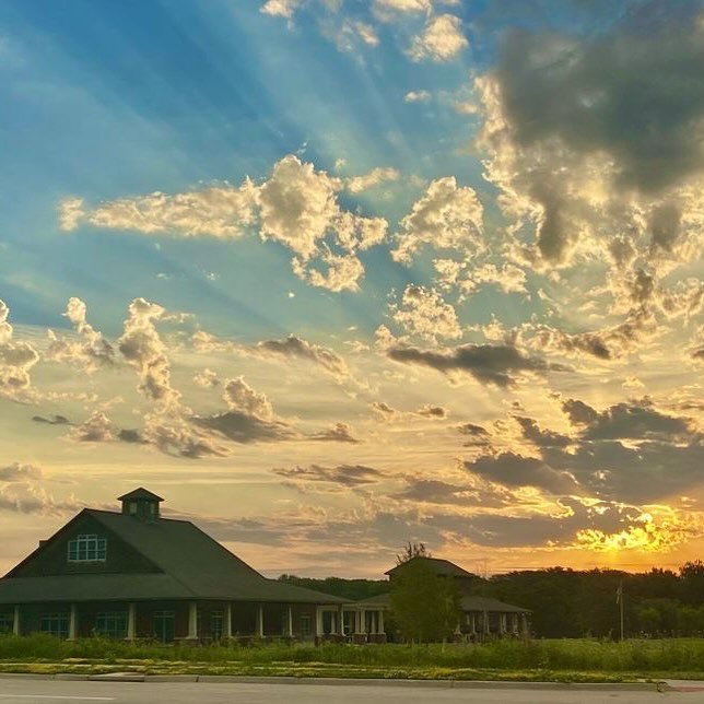What. A. Sunrise.  Wowza!!! Thank you to @emily.kinnunen for taking this amazing photo!