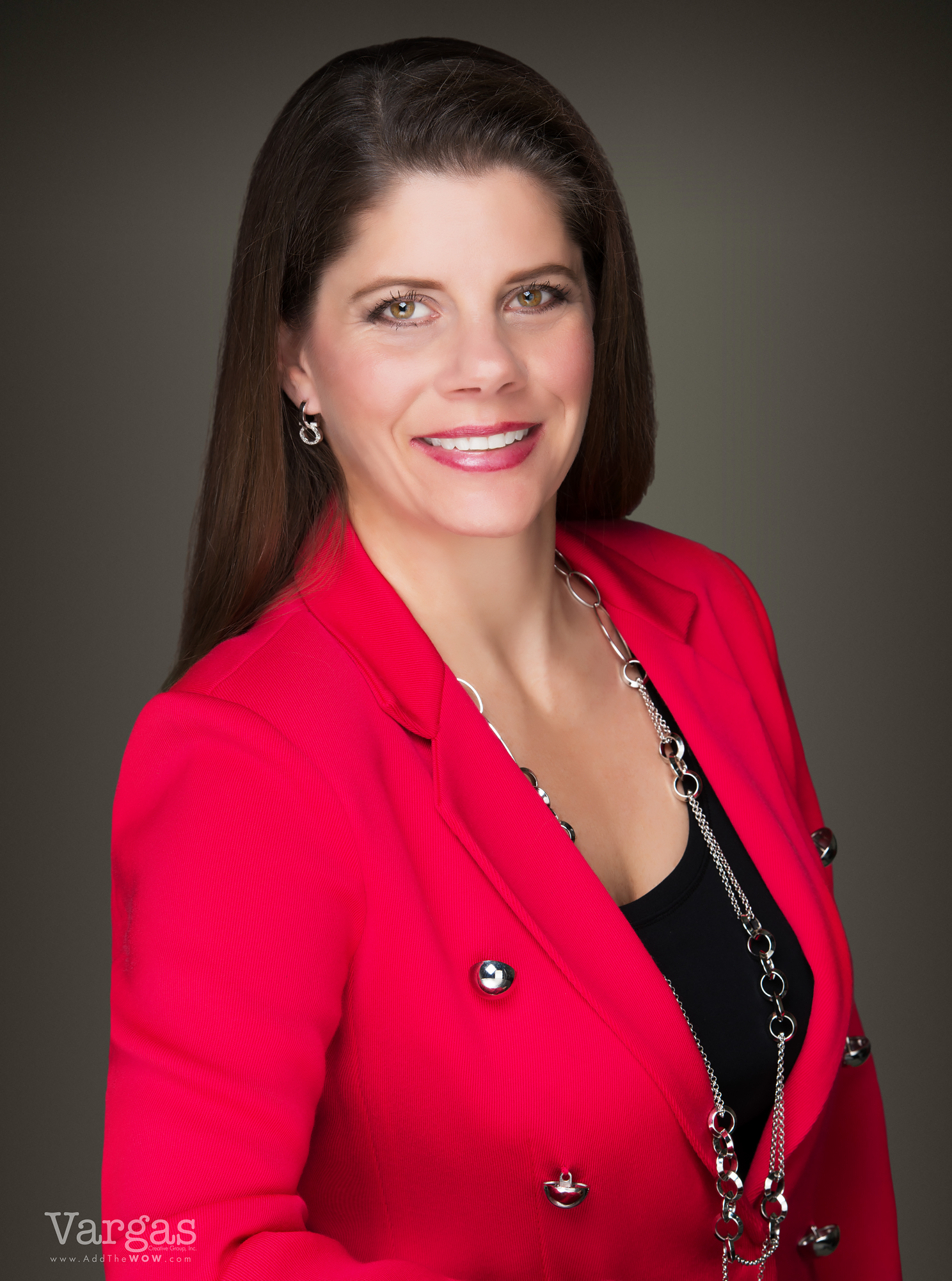 Karyn-Schonherz_-Real-Estate-Agent-Portrait-Business-Head-shot-2.png