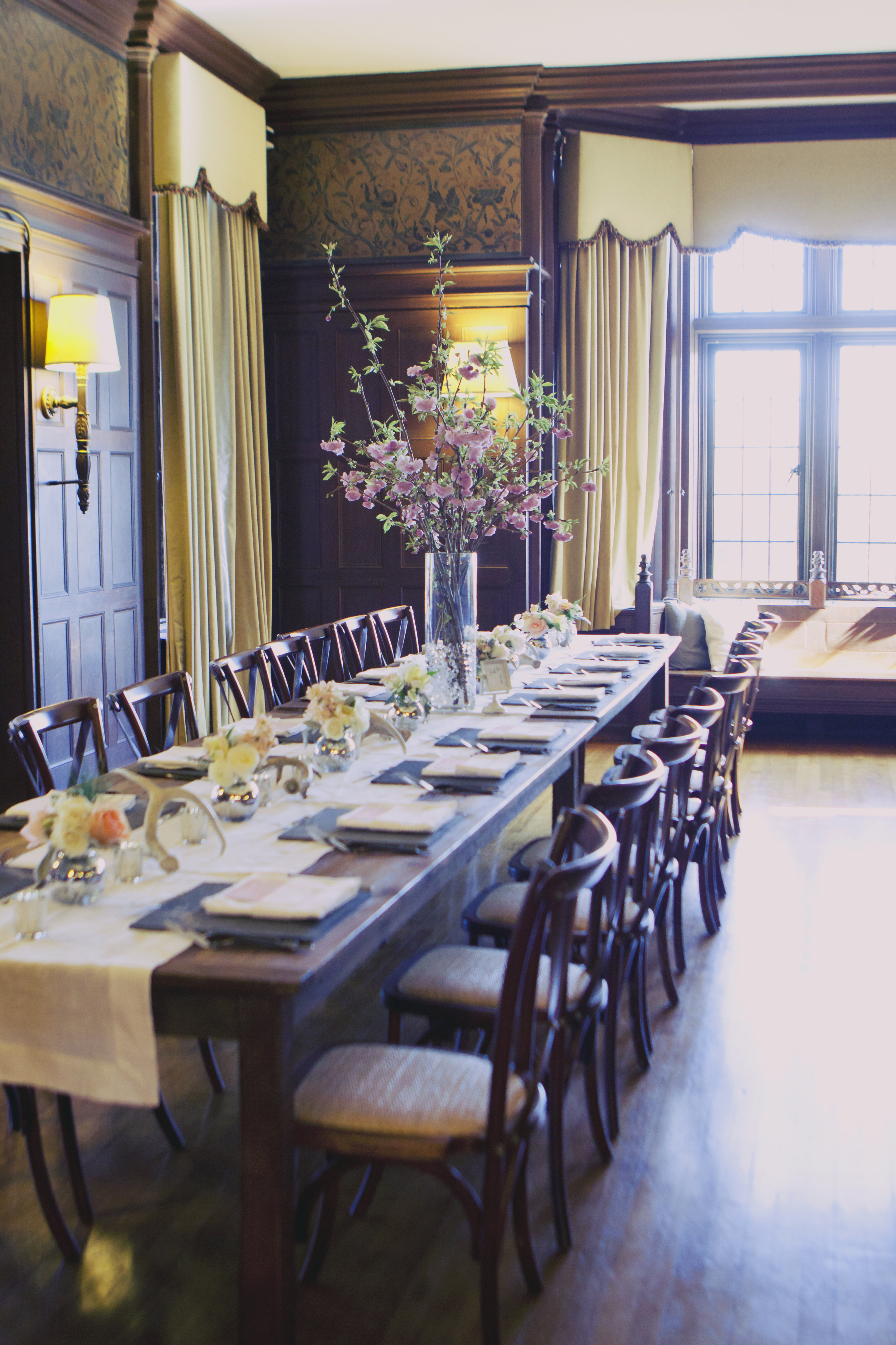 Photo Credit: Red Anchor Photo // Florals: Fleurescent