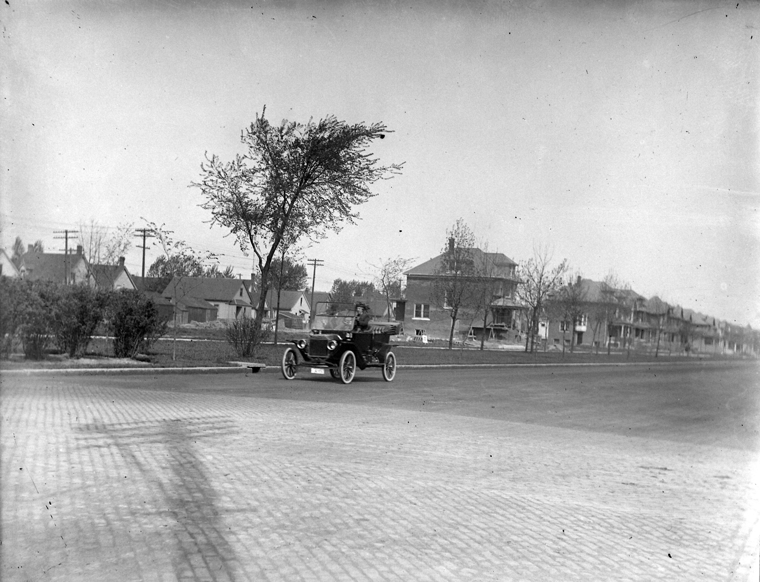 Model T, someplace in Detroit, circa 1915